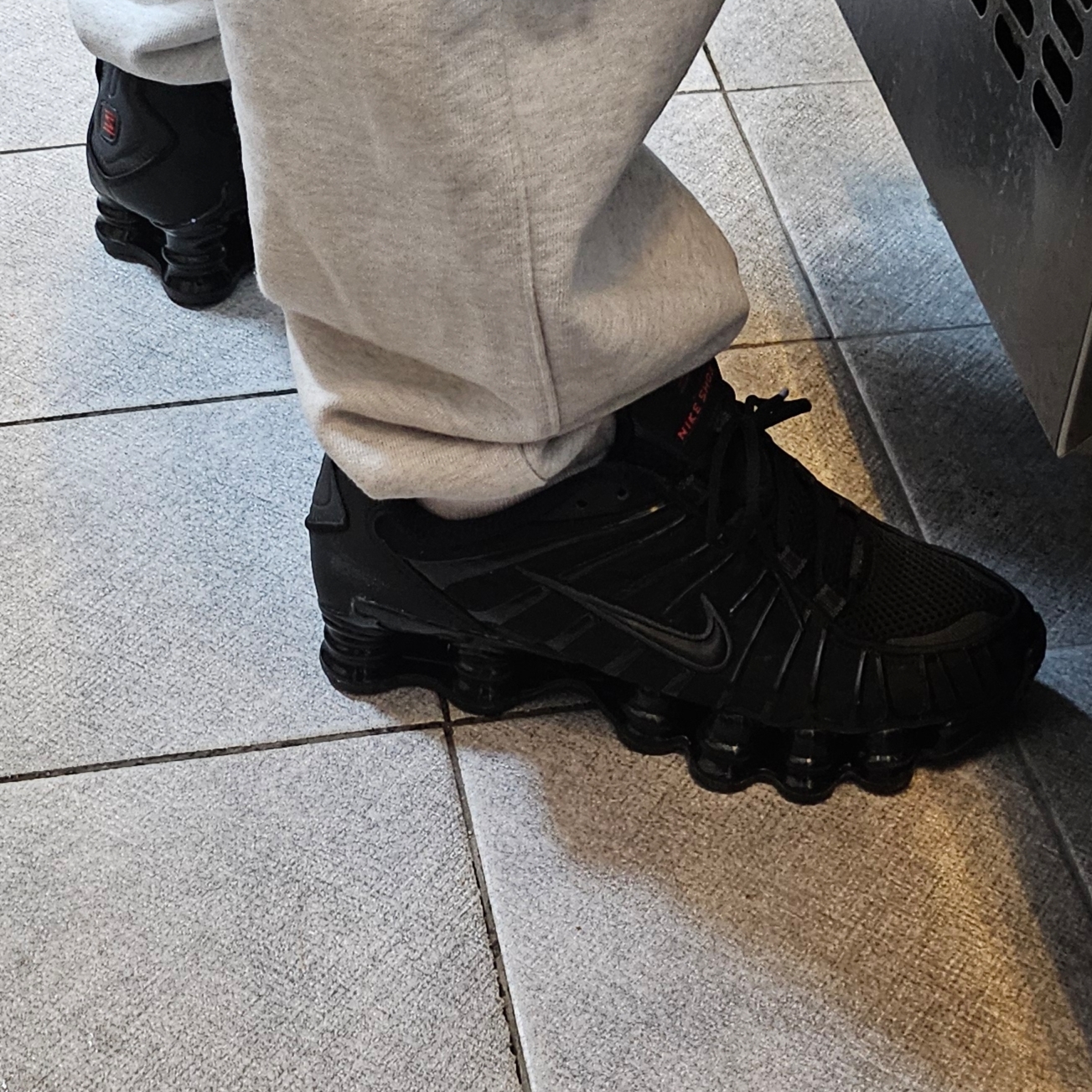 (W) Nike Shox TL Black and Max Orange 착용 스타일