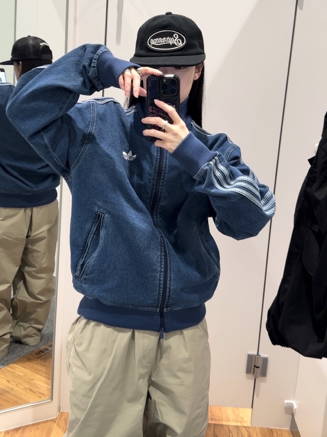 Adidas Adicolor Denim Firebird Track Top Medium Blue Denim - KR Sizing, Adidas Adicolor Denim Firebird Track Top True Black Denim  - KR Sizing 착용 스타일 - 2