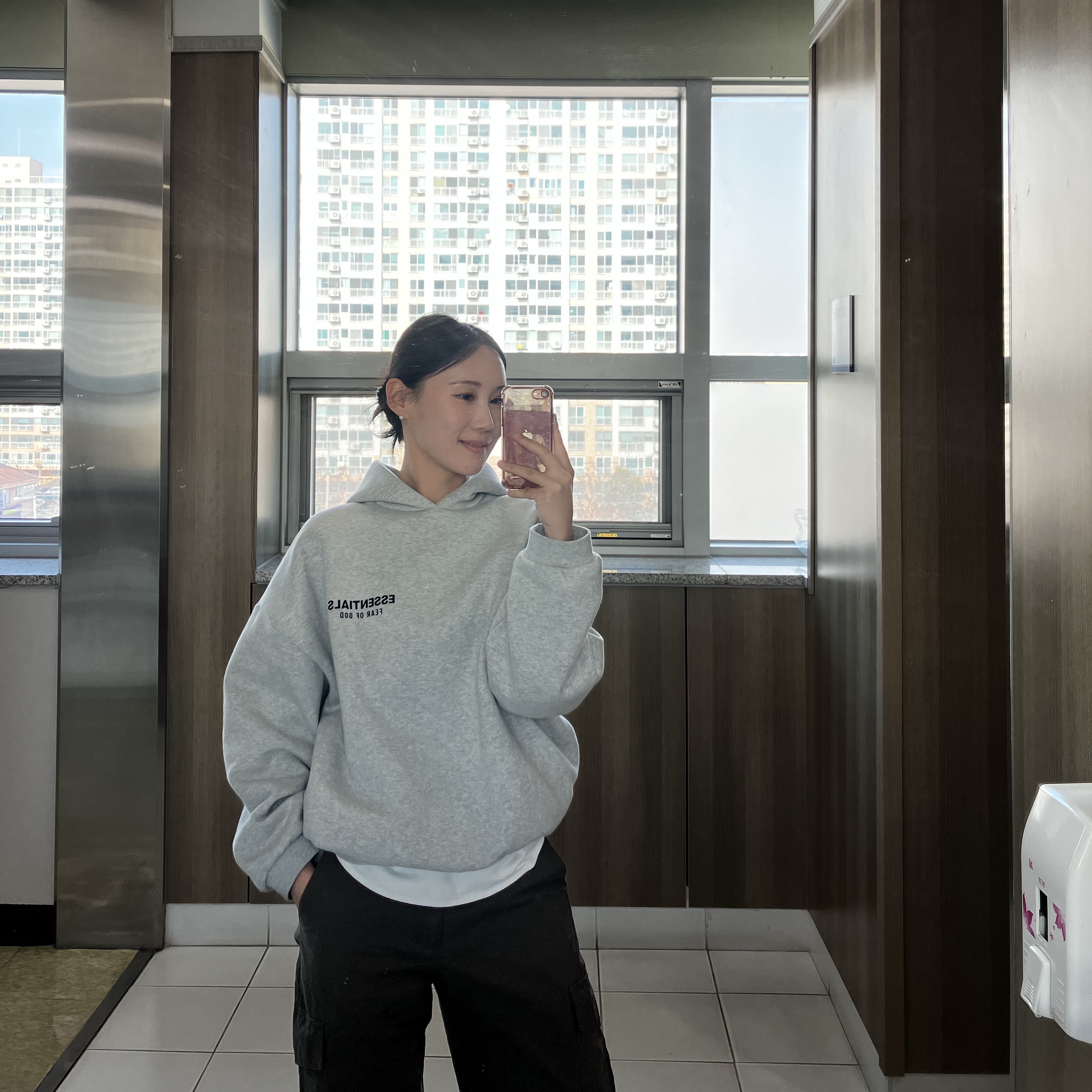 Essentials Fleece Hoodie Light Heather Grey - 24FW 착용 스타일