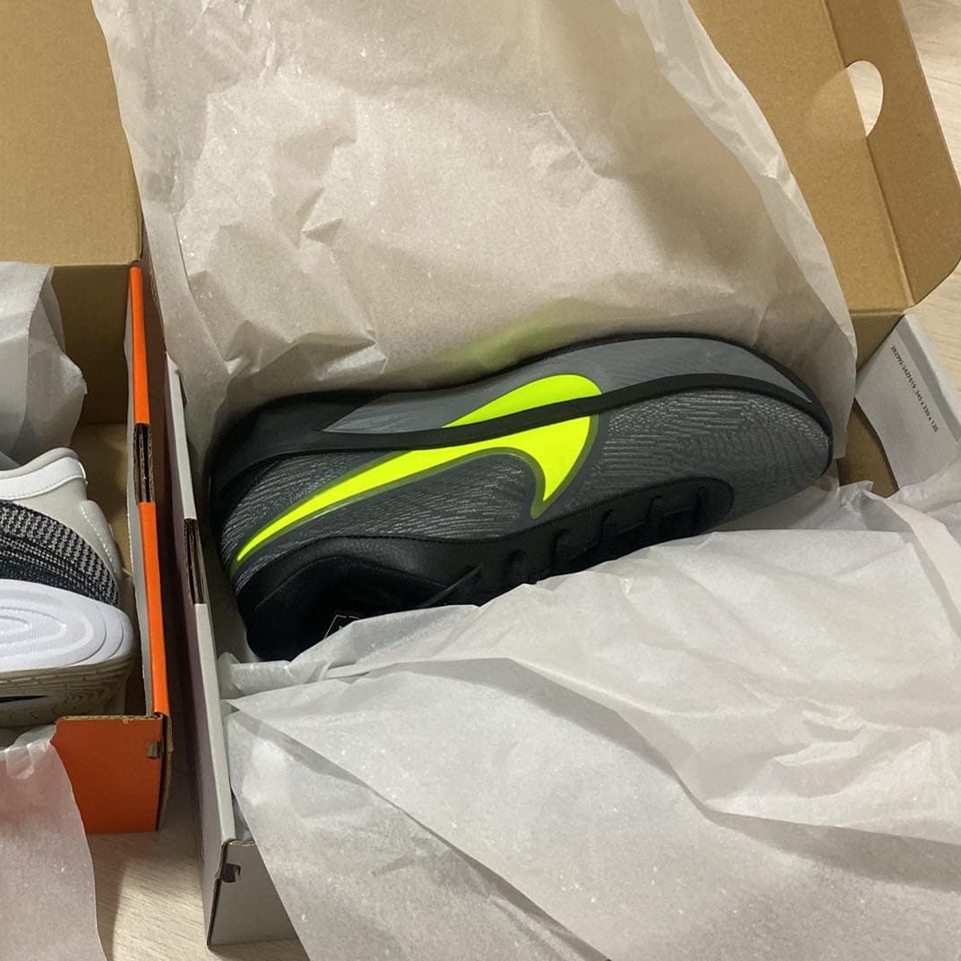 Nike Giannis Freak 6 EP Black Cool Grey 착용 스타일