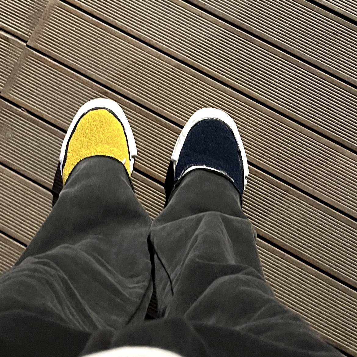 Maison Mihara Yasuhiro Baker Canvas Low-top Sneakers Multi 착용 스타일