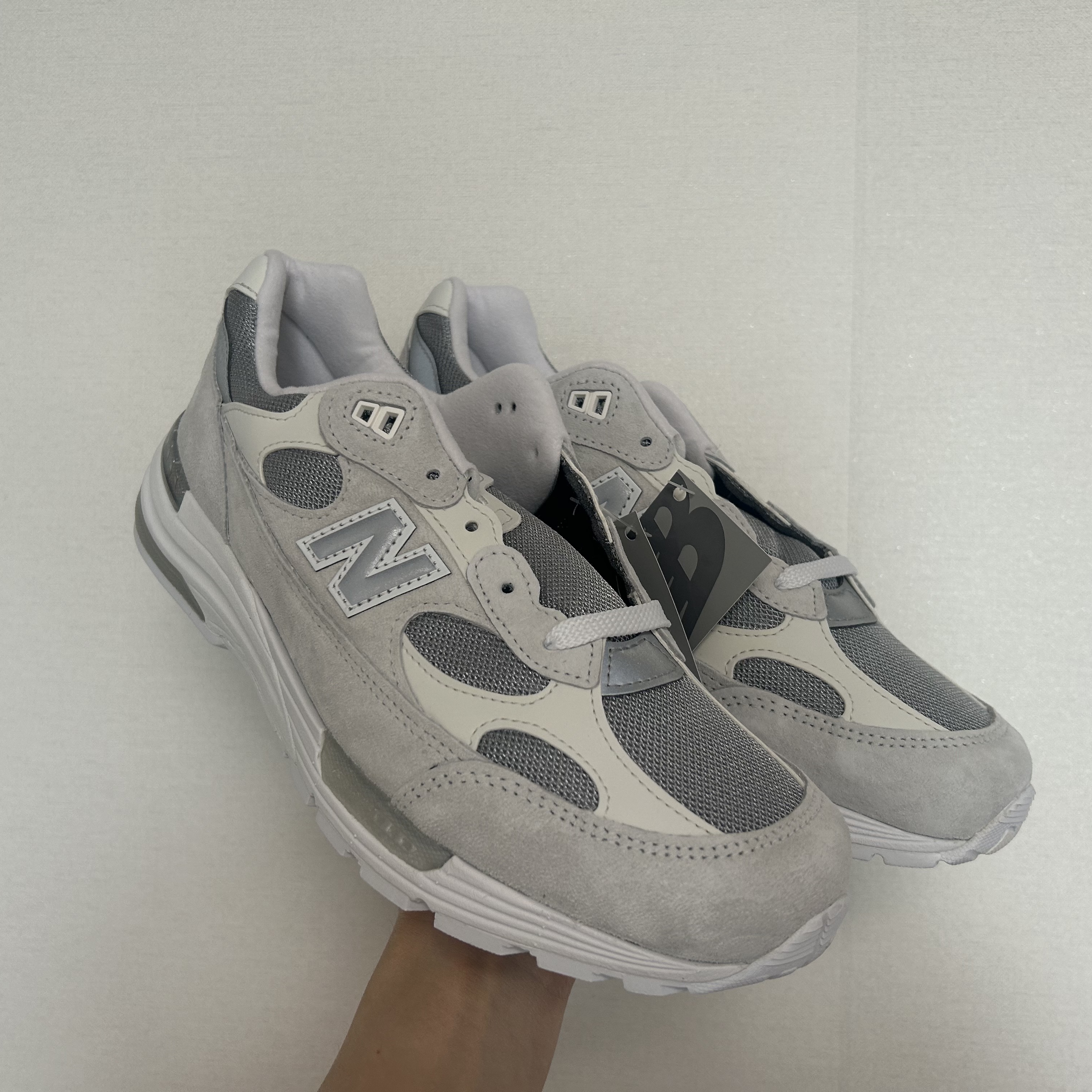 New Balance 992 Made in USA Core White Reflection 착용 스타일 - 2