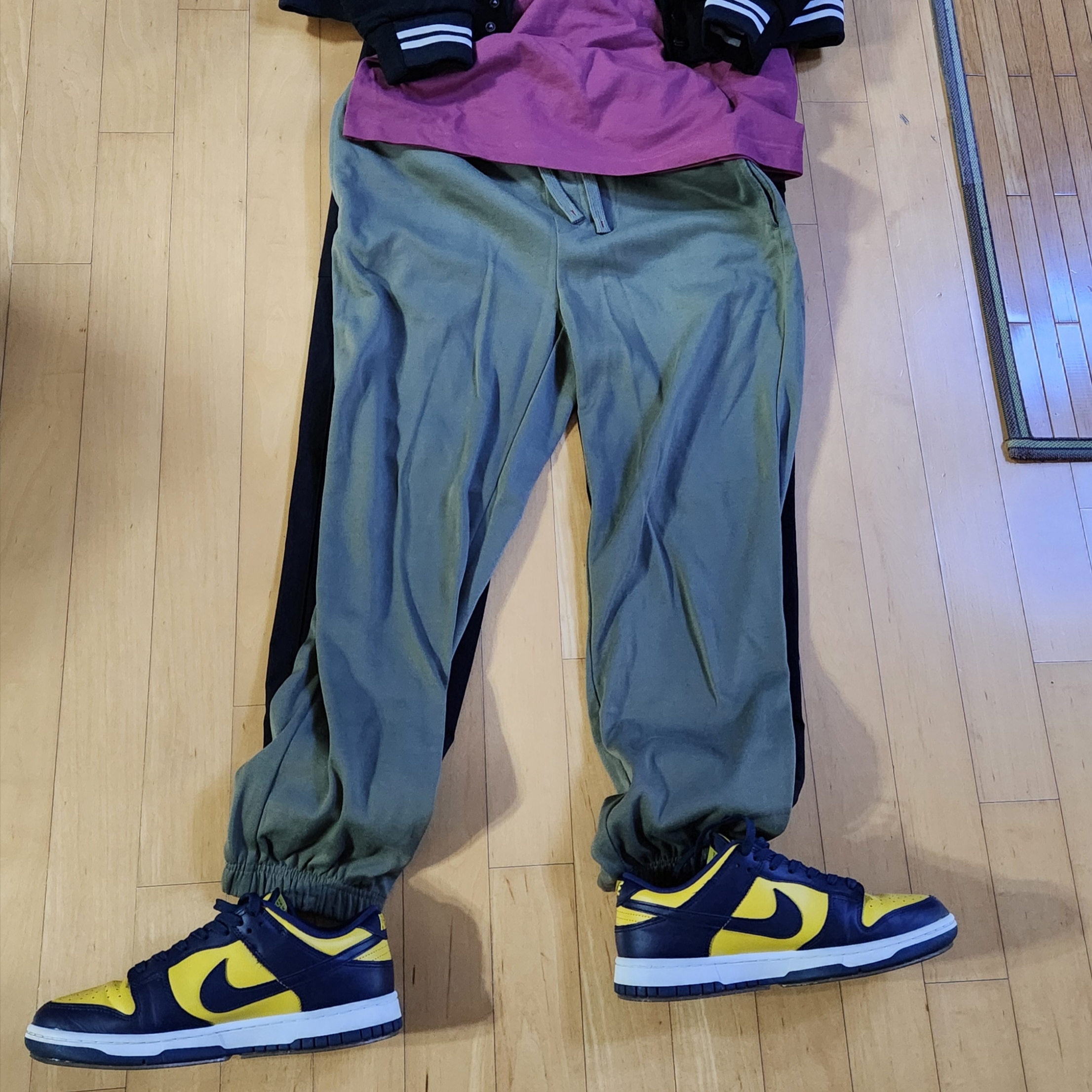 Nike Dunk Low Retro Varsity Maize 착용 스타일