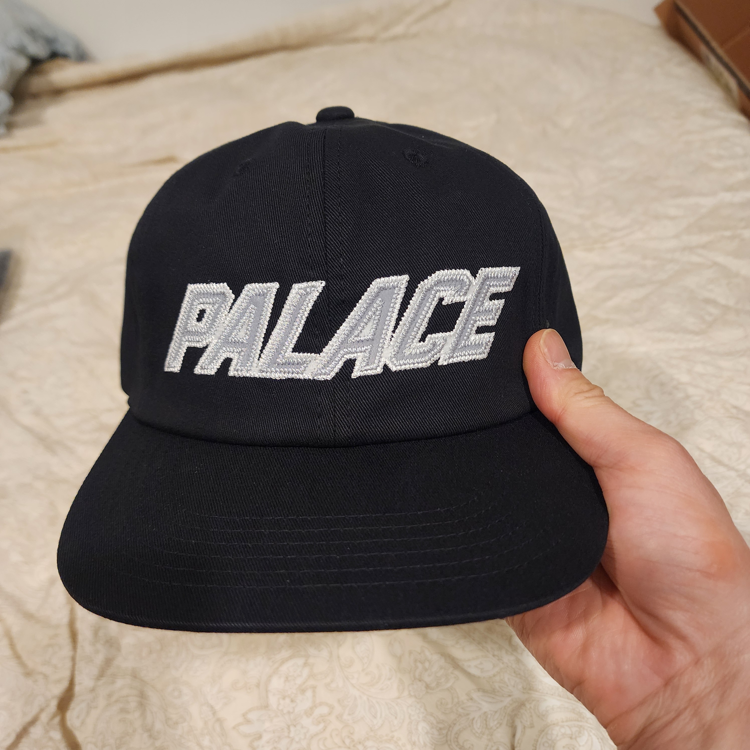 Palace Tackle Twill Font Pal Hat Black - 25SS 착용 스타일 - 1