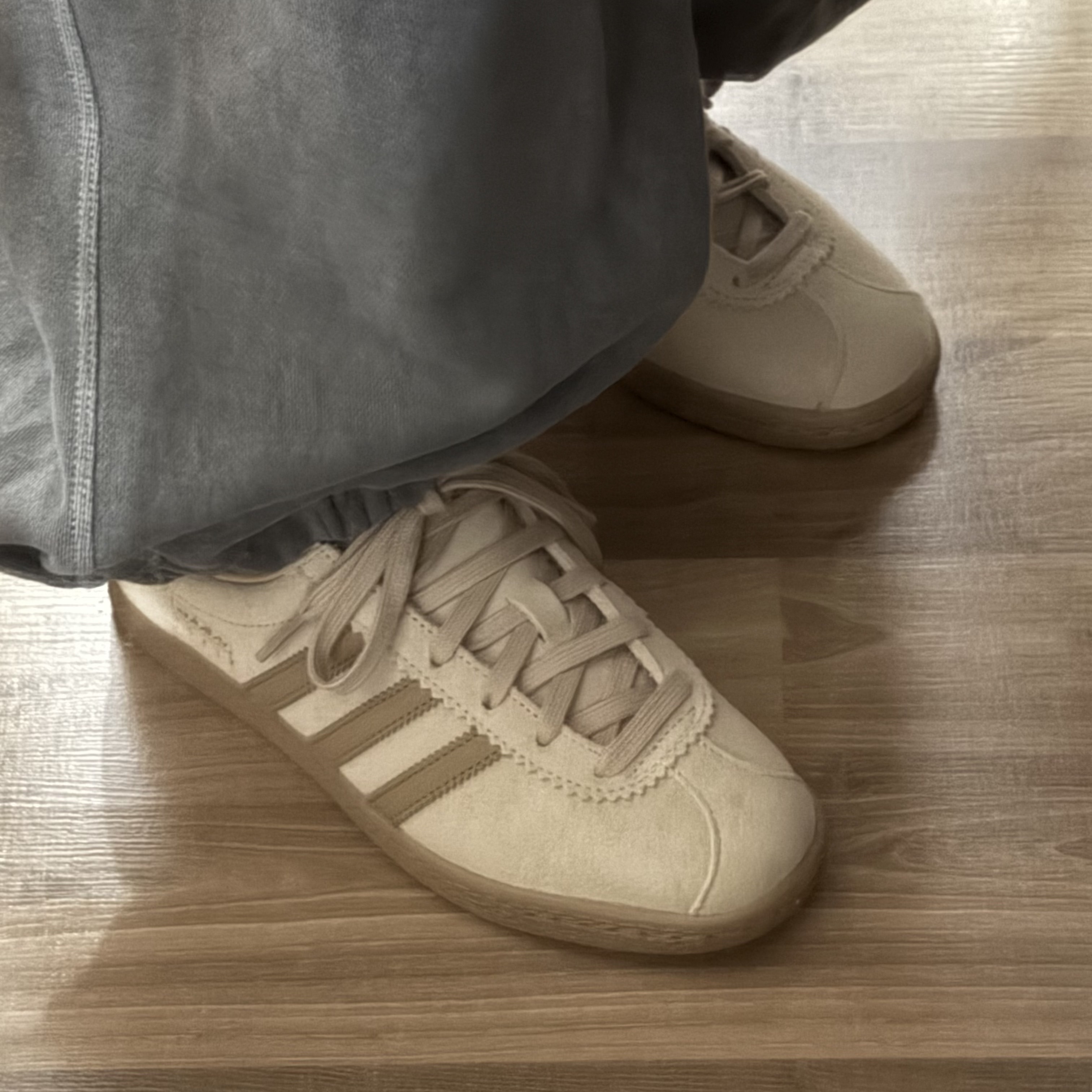 Adidas Stadt Magic Beige 착용 스타일 - 2