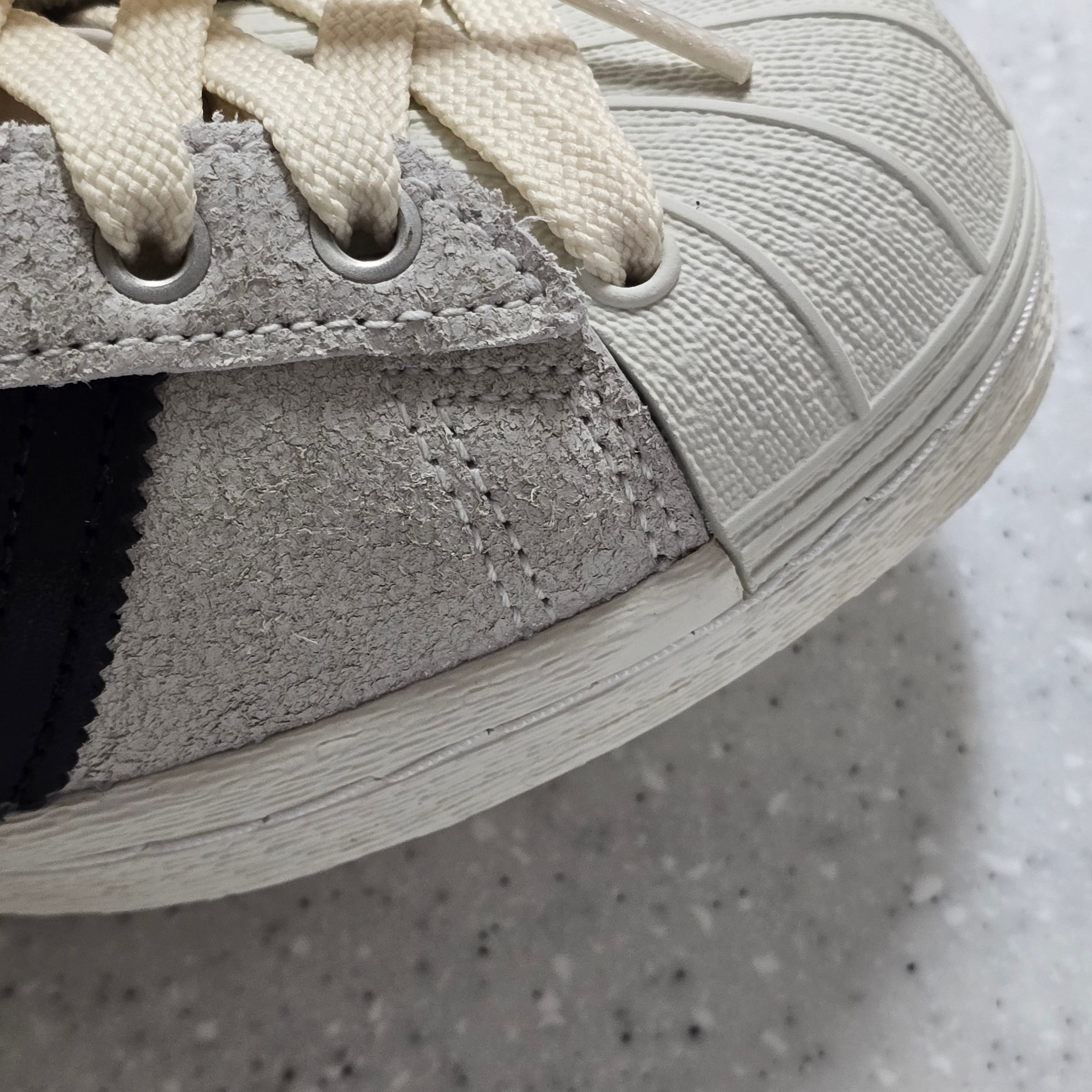 Adidas x Song for the Mute Superstar 82 Cream White Core Black 착용 스타일 - 3