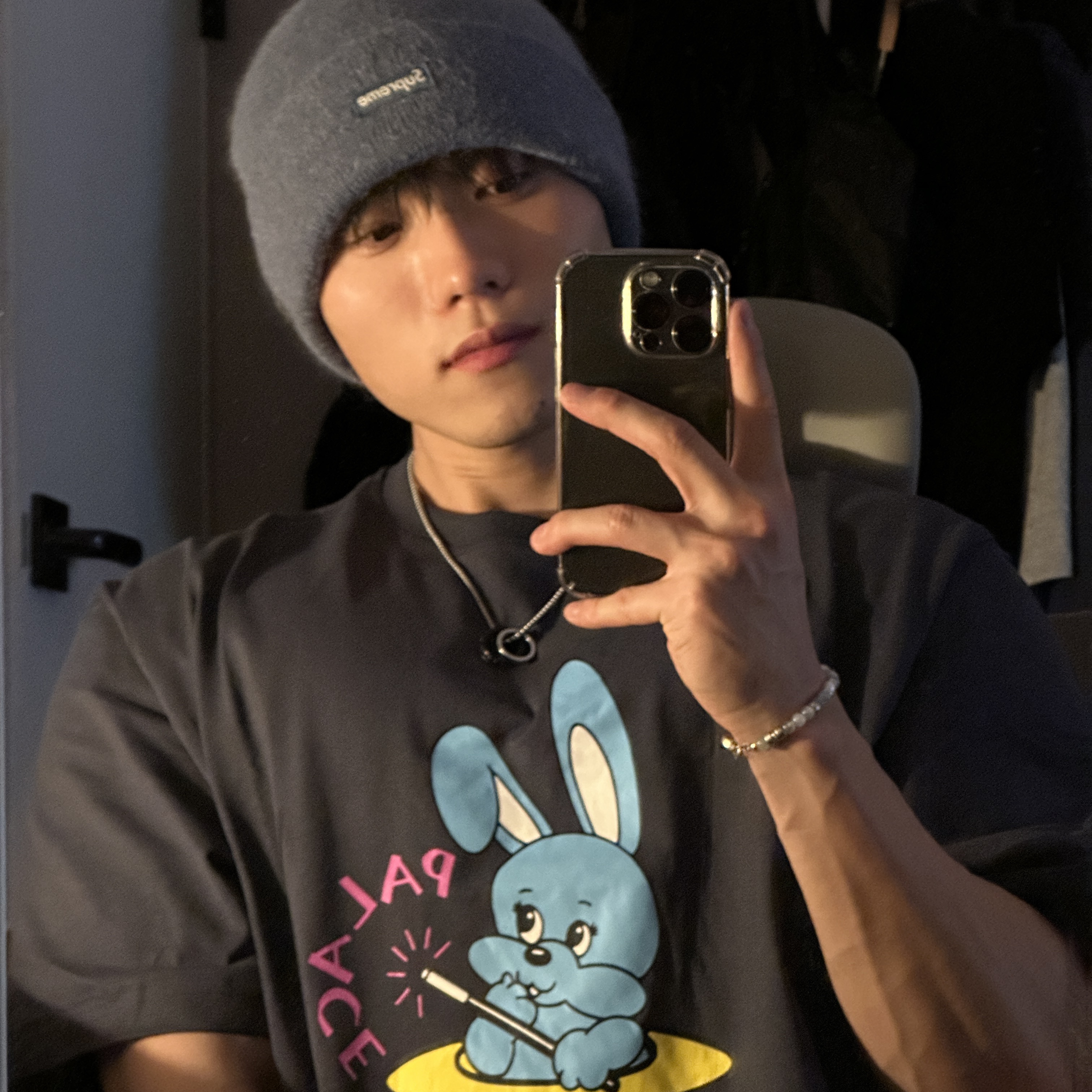 Palace Bunny T-Shirt Navy - 25SS, Haleine Gemstone Bracelet Pale Blue (WA105) 착용 스타일