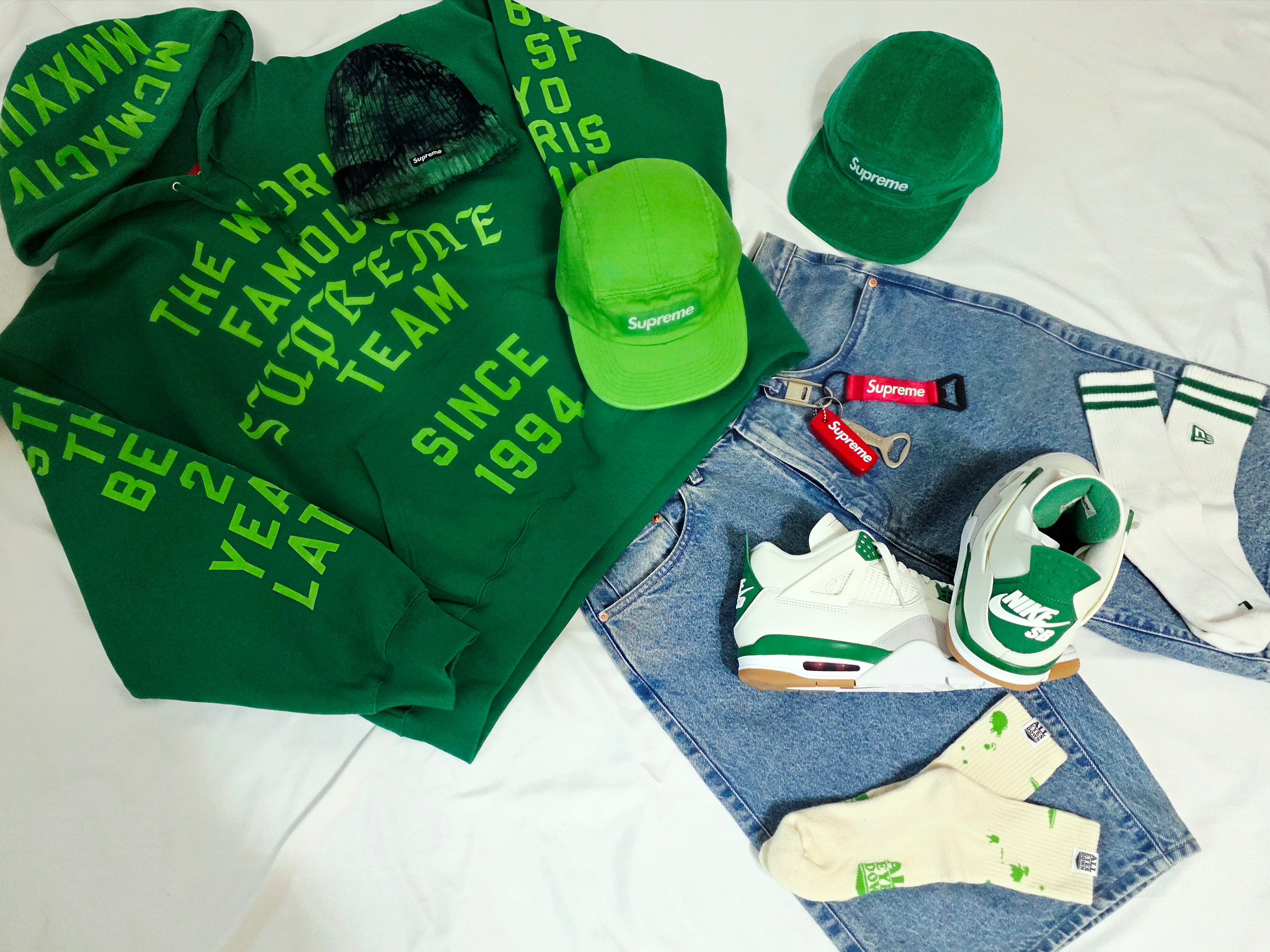Jordan 4 x Nike SB Retro SP Pine Green, Supreme Overdyed Beanie Splatter Green - 24SS 착용 스타일 - 1