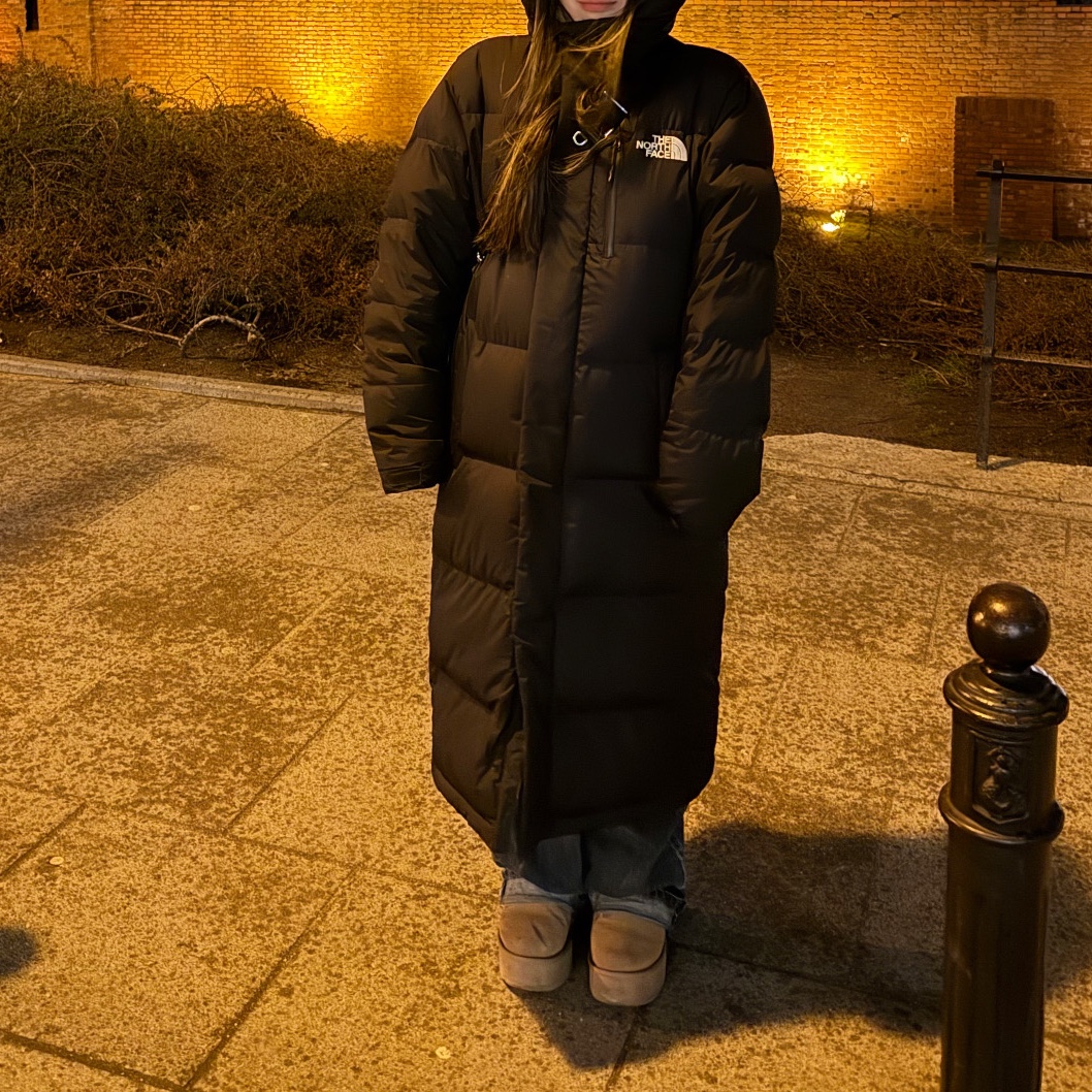 The North Face White Label Go Free Down Coat Black, (W) UGG Classic Ultra Mini Platform Boots Chestnut 착용 스타일