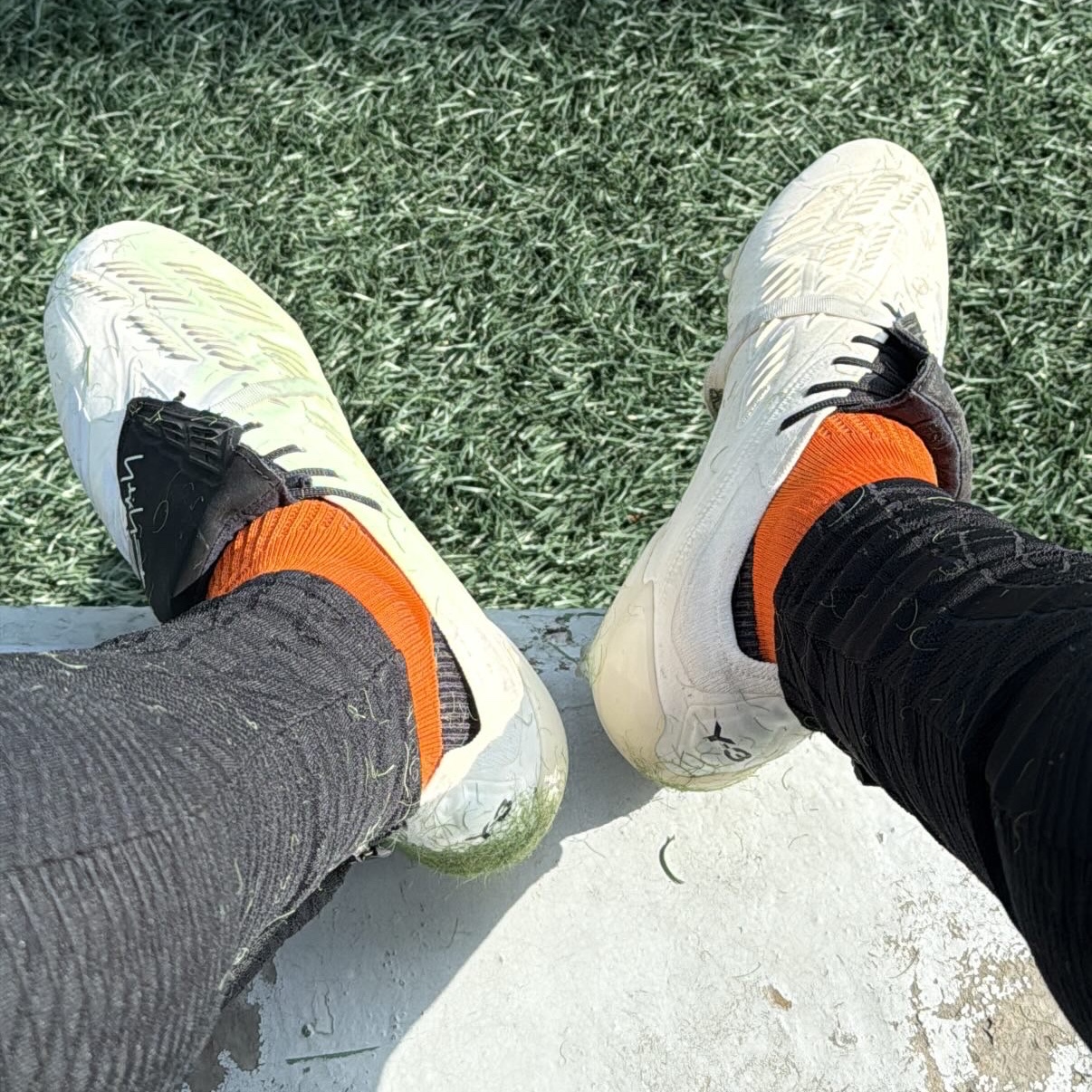 Y-3 Predator Elite Foldover Tongue FG Cloud White Core Black 착용 스타일