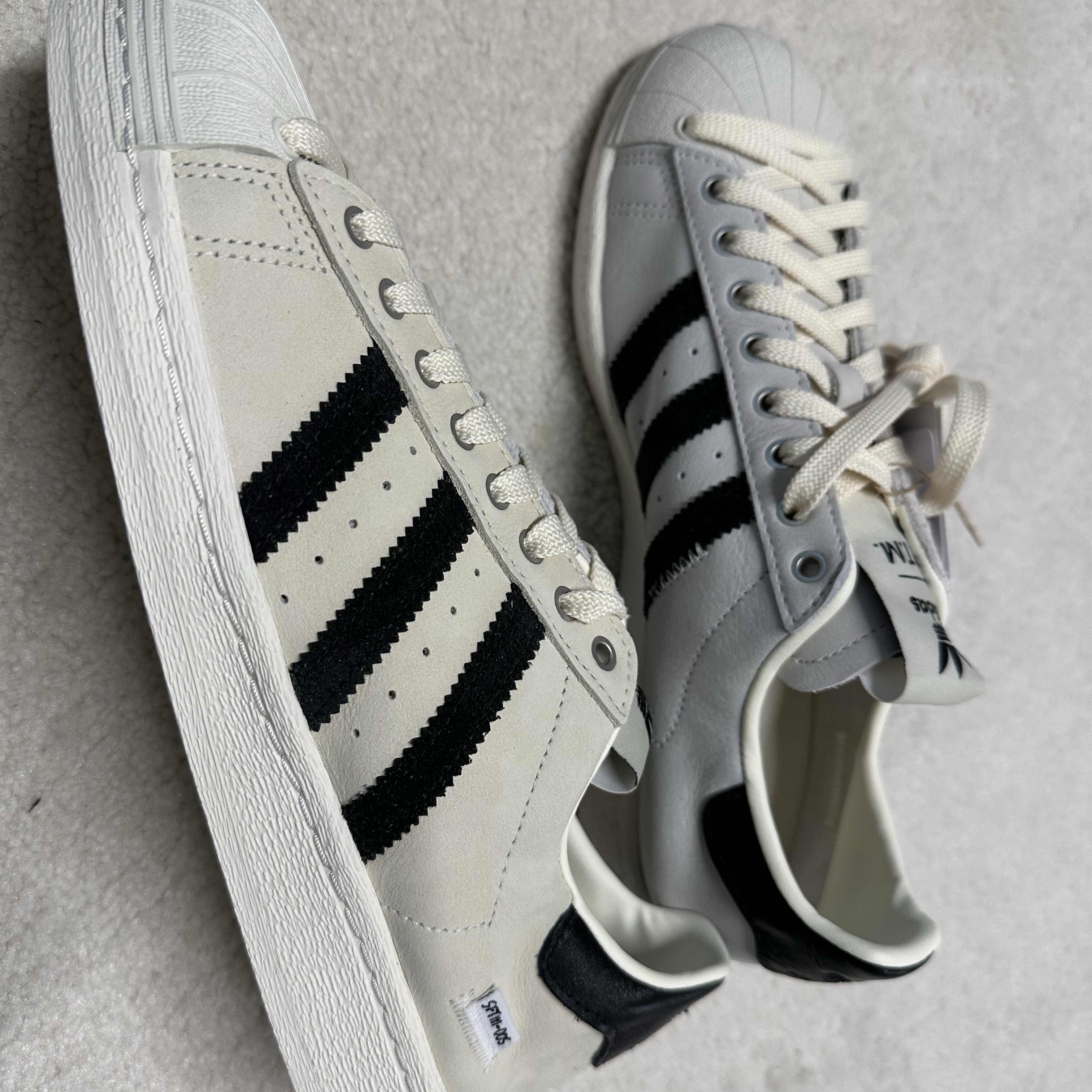 Adidas x Song for the Mute Superstar 82 Cream White Core Black 착용 스타일 - 3