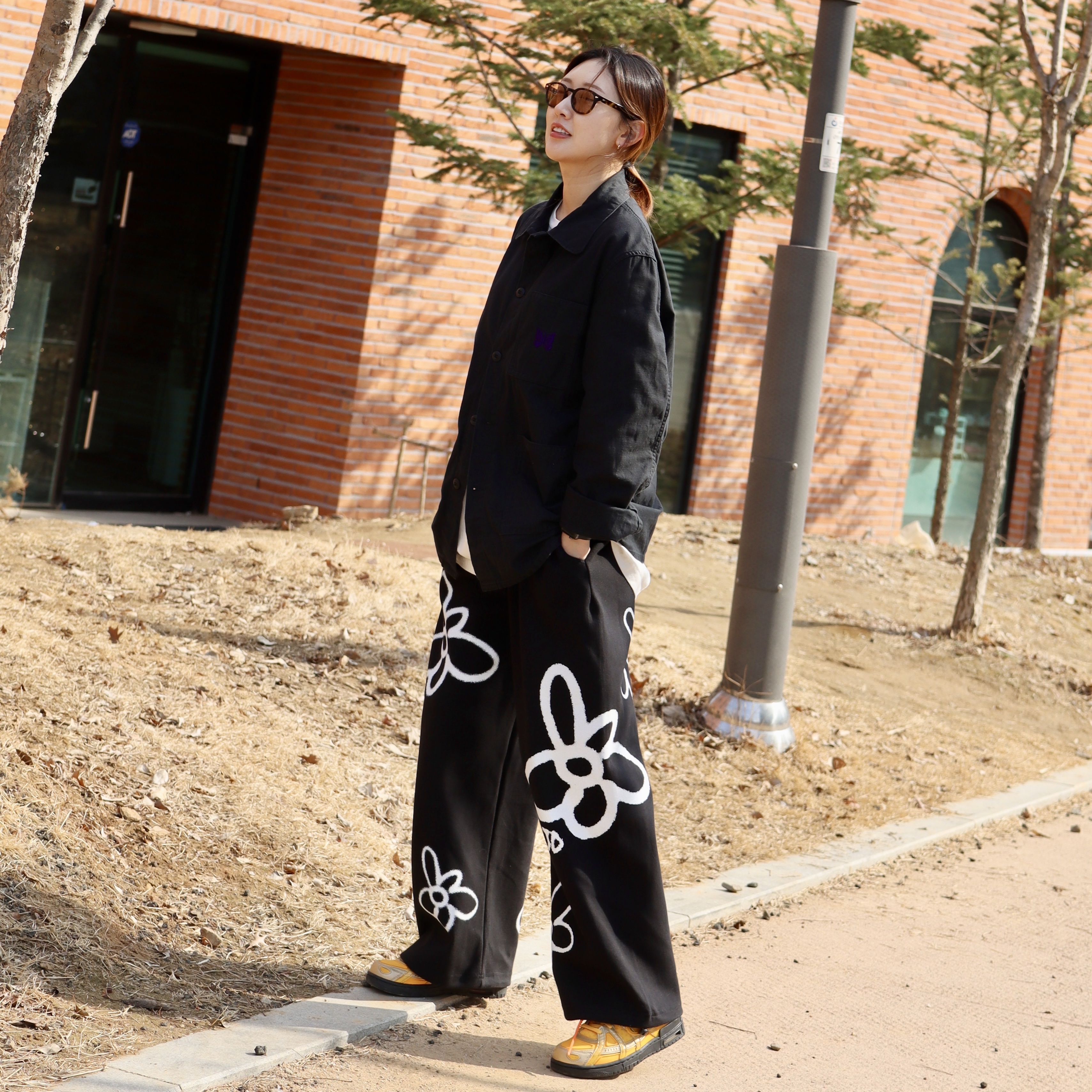 Nike x Off-White Air Rubber Dunk University Gold, Needles D.N. Coverall Jacket Black 착용 스타일 - 1
