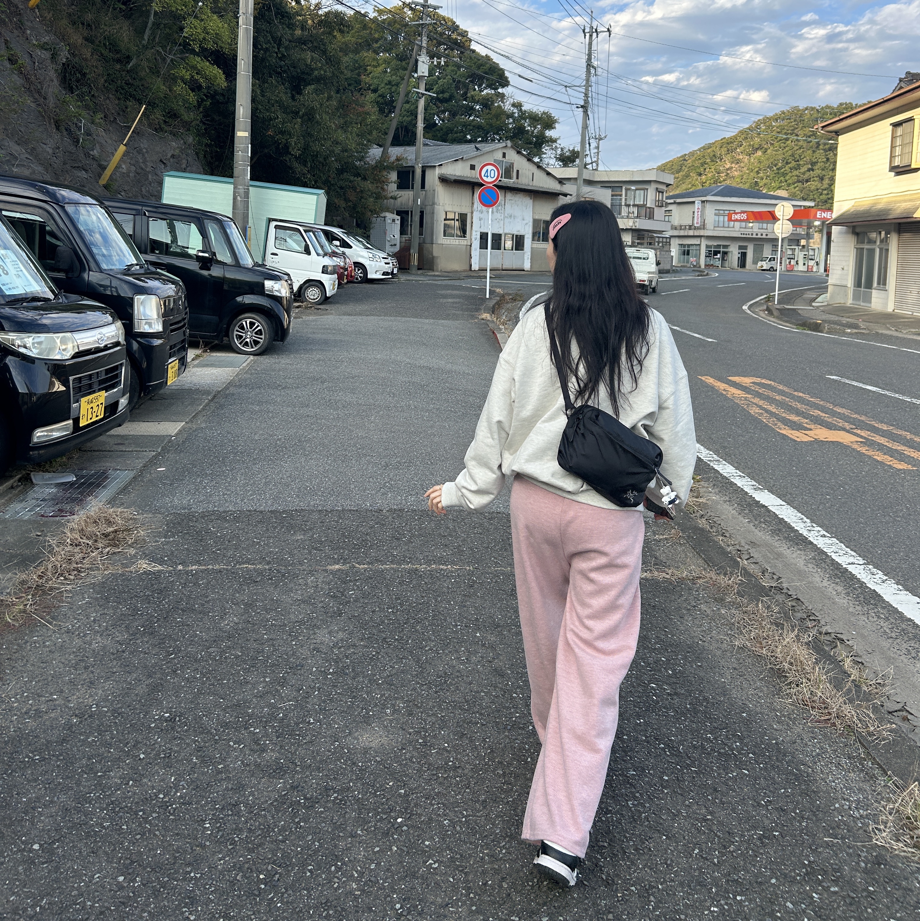 (W) Emis Corduroy Wide Hairpin Pink, Arc'teryx Heliad 6 Crossbody Bag Black 착용 스타일