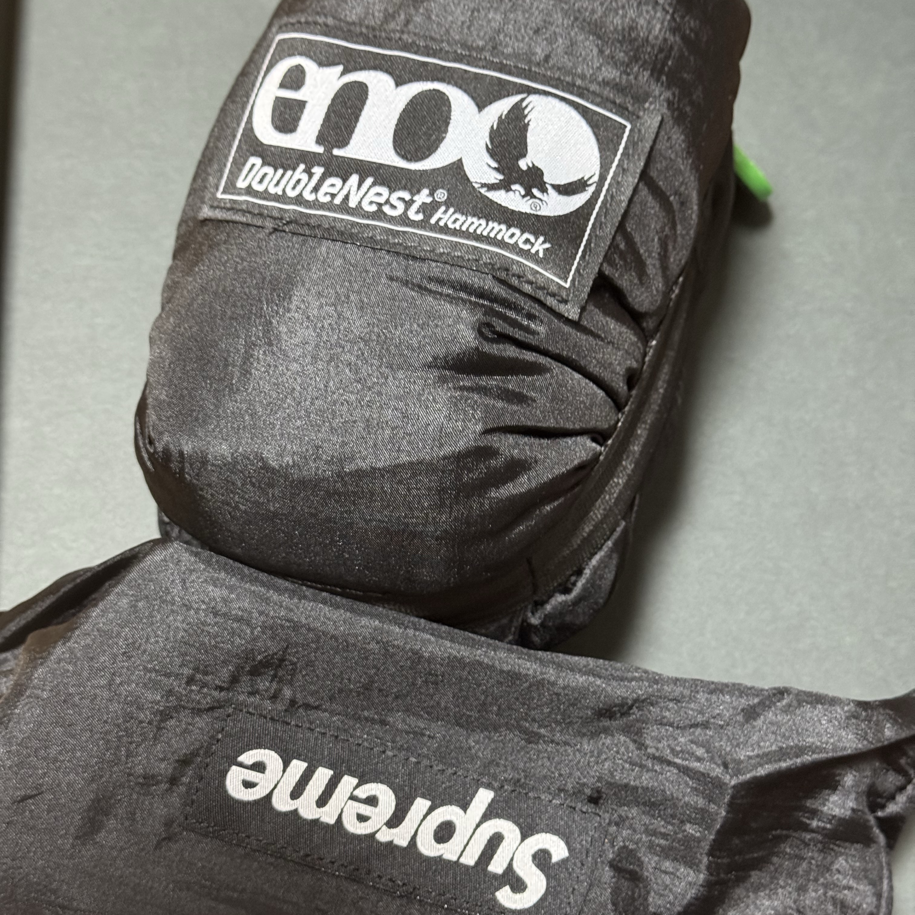 Supreme ENO Double Nest Hammock Black - 19SS 착용 스타일