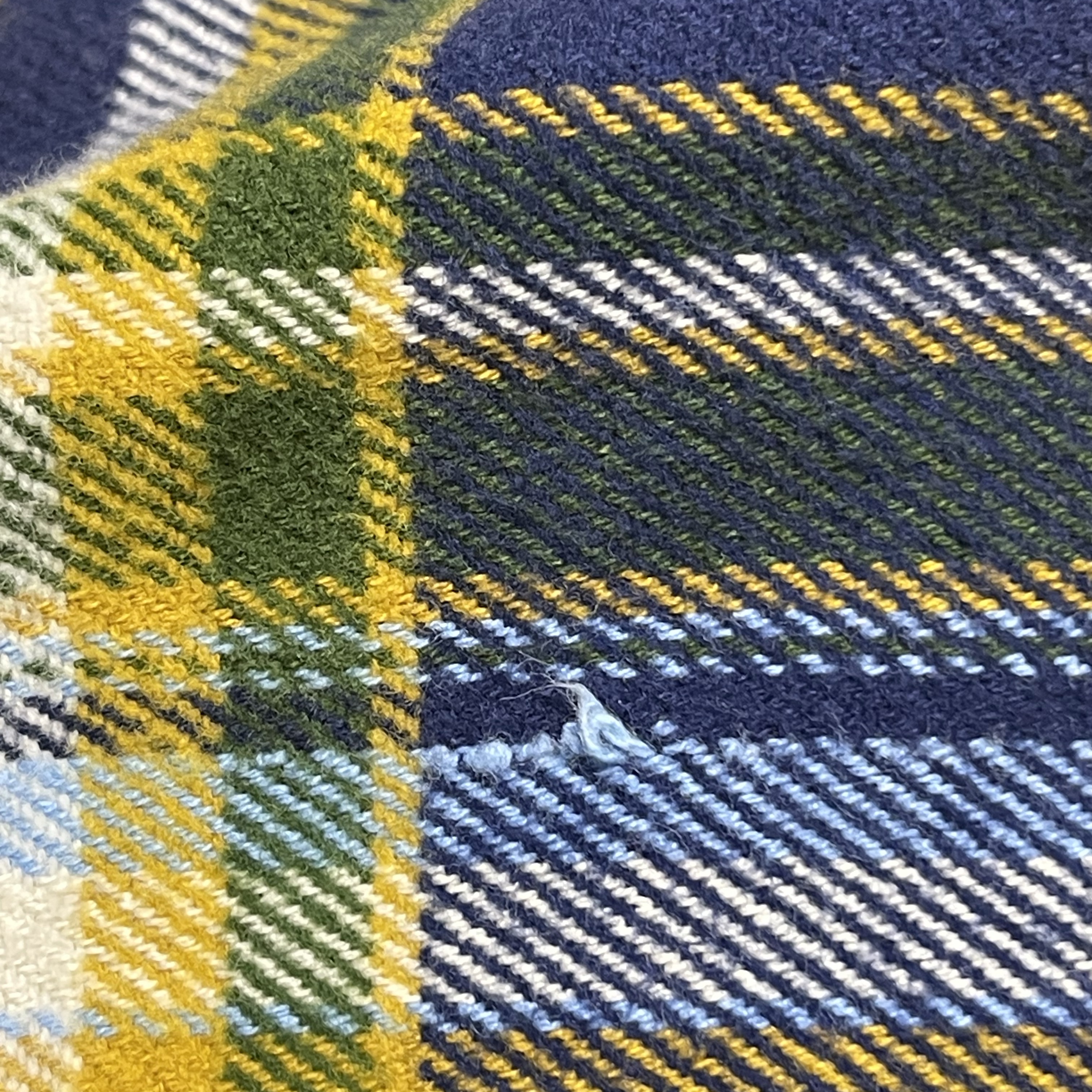 Supreme Old English Plaid Flannel Shirt Navy - 25SS 착용 스타일 - 2