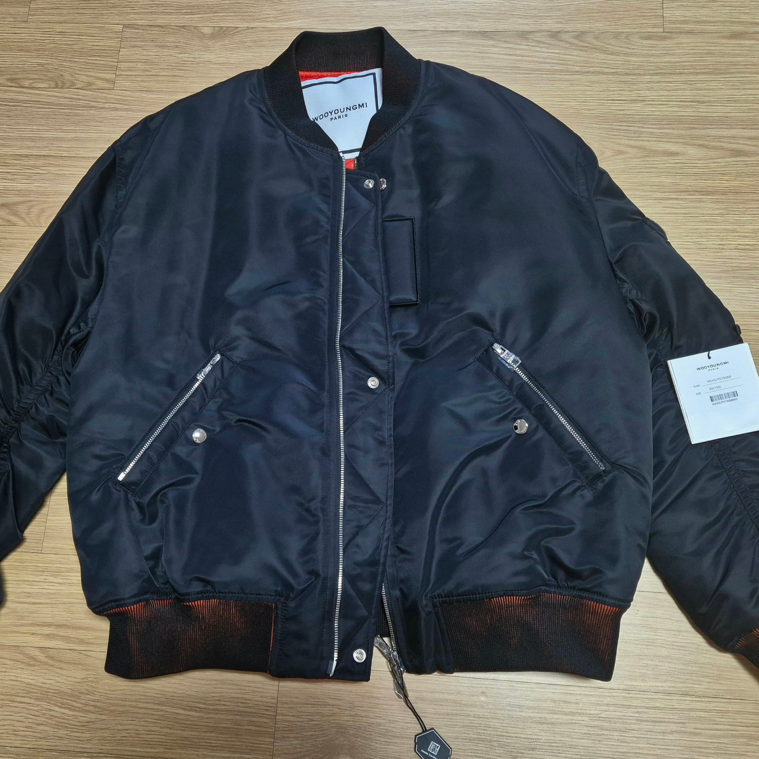 Wooyoungmi Back Logo MA-1 Black - 24FW 착용 스타일 - 1
