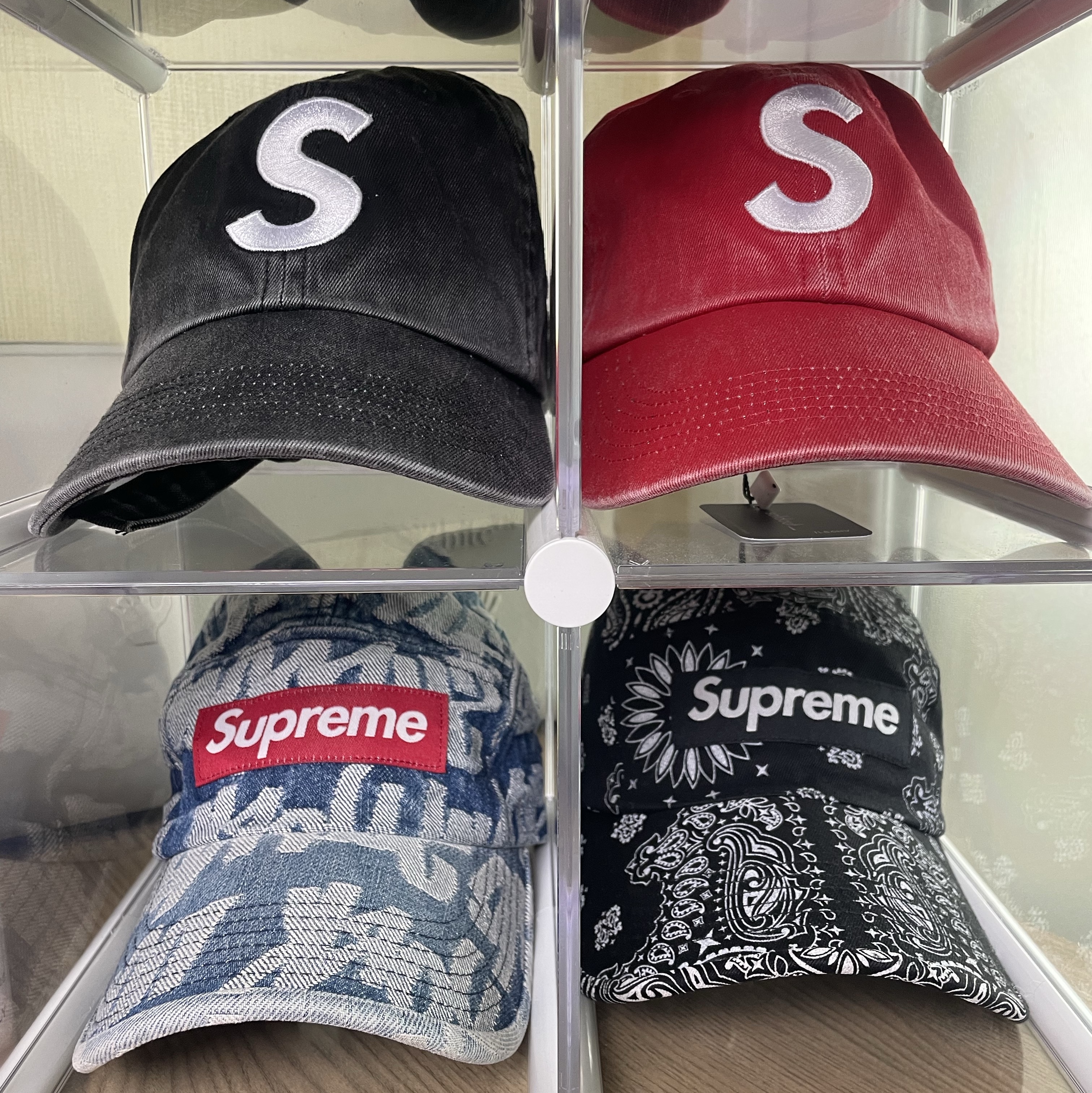 Supreme Pigment Coated S Logo 6-Panel Red - 25SS, Supreme Pigment Print S Logo 6-Panel Black - 23FW 착용 스타일 - 2