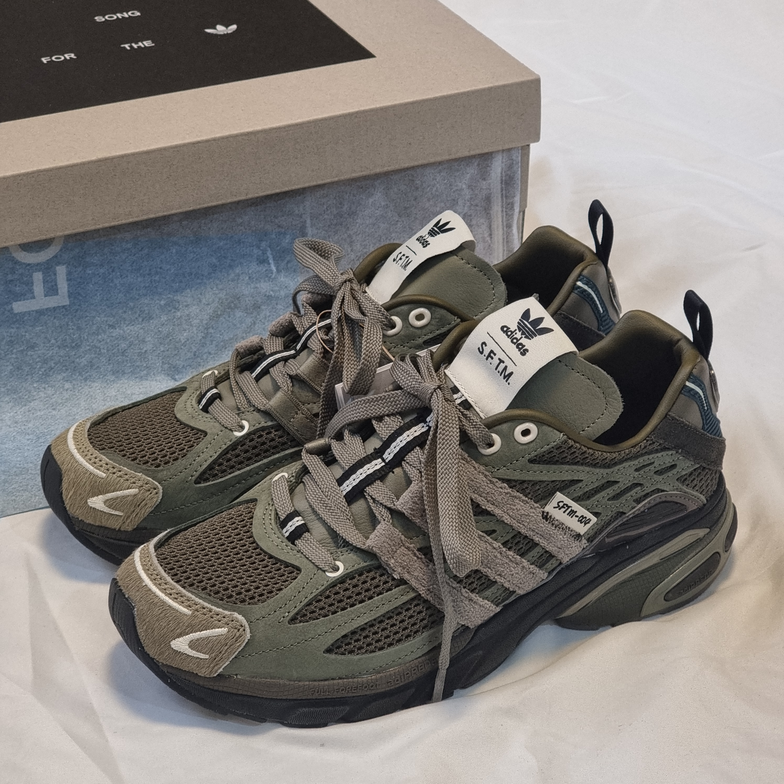 Adidas x Song for the Mute Adistar Cushion Branch Shadow Green 착용 스타일