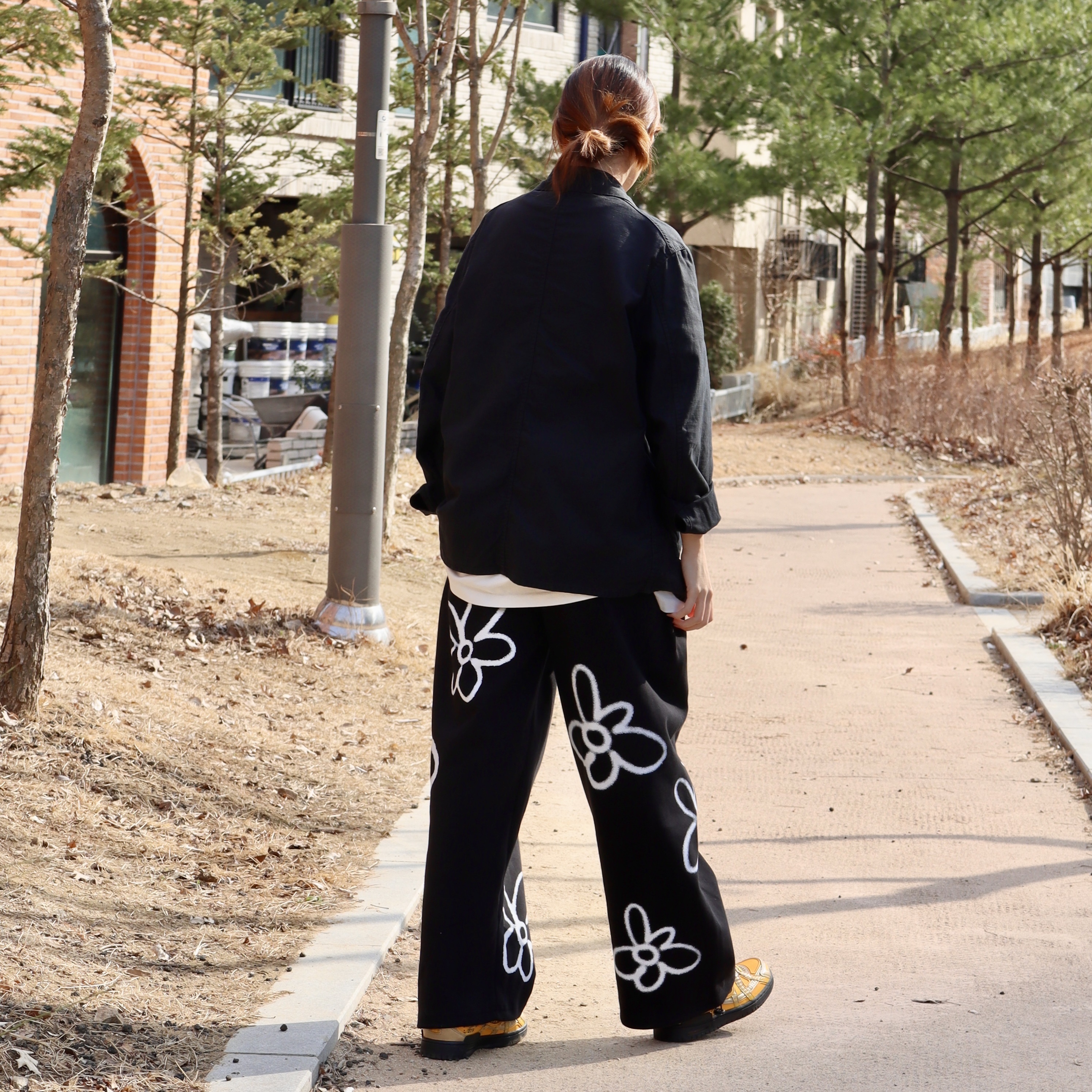 Nike x Off-White Air Rubber Dunk University Gold, Needles D.N. Coverall Jacket Black 착용 스타일 - 5