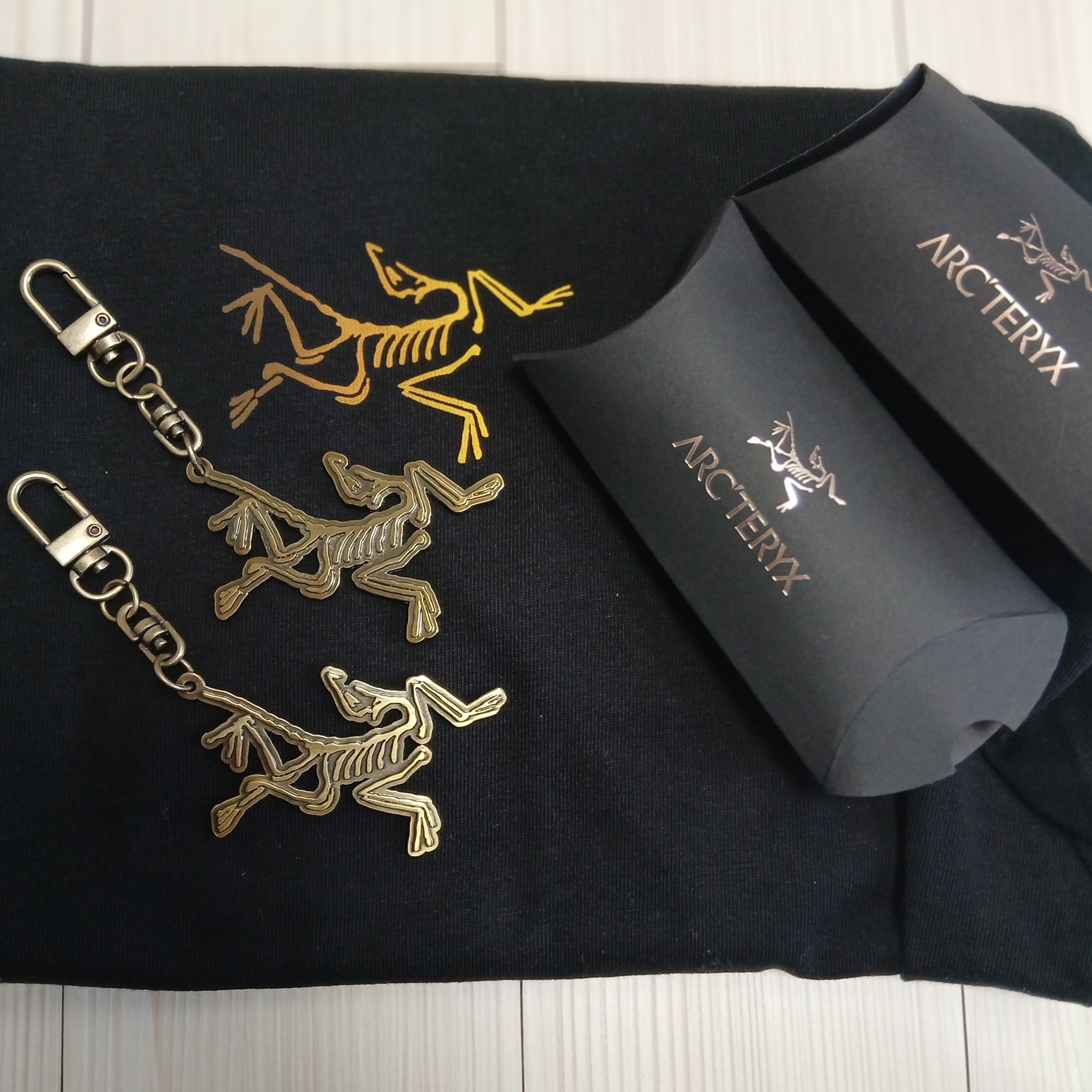 Nike ACG Trail Cap Black, Arc'teryx Kragg SL Cotton Bird Word SS T-Shirt Black Electra 착용 스타일 - 2