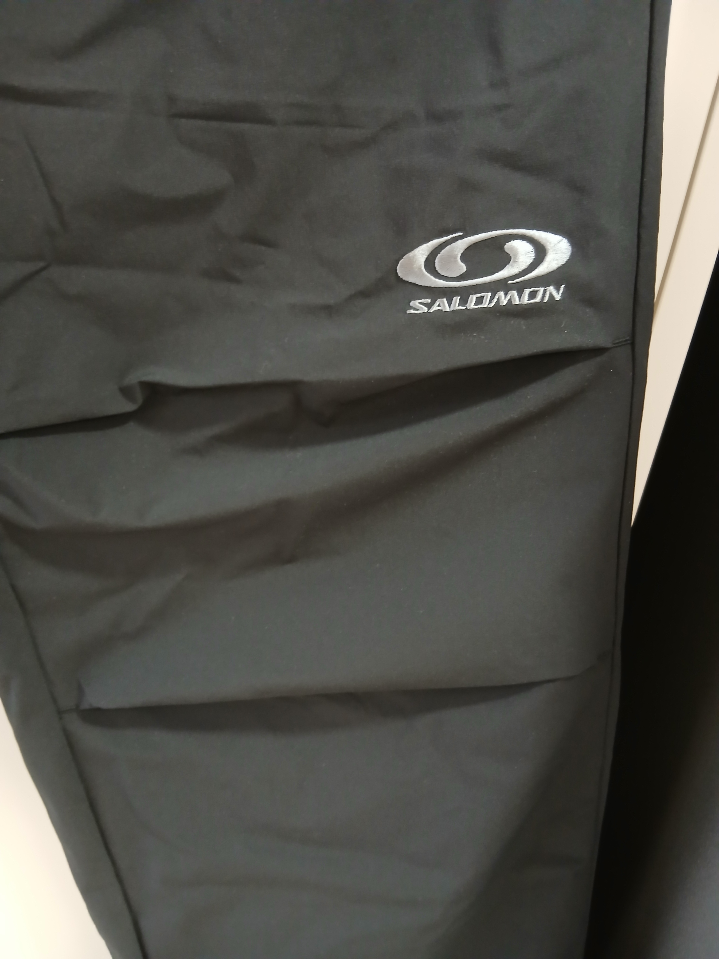 Salomon Link Parachute Pants Black 착용 스타일 - 2