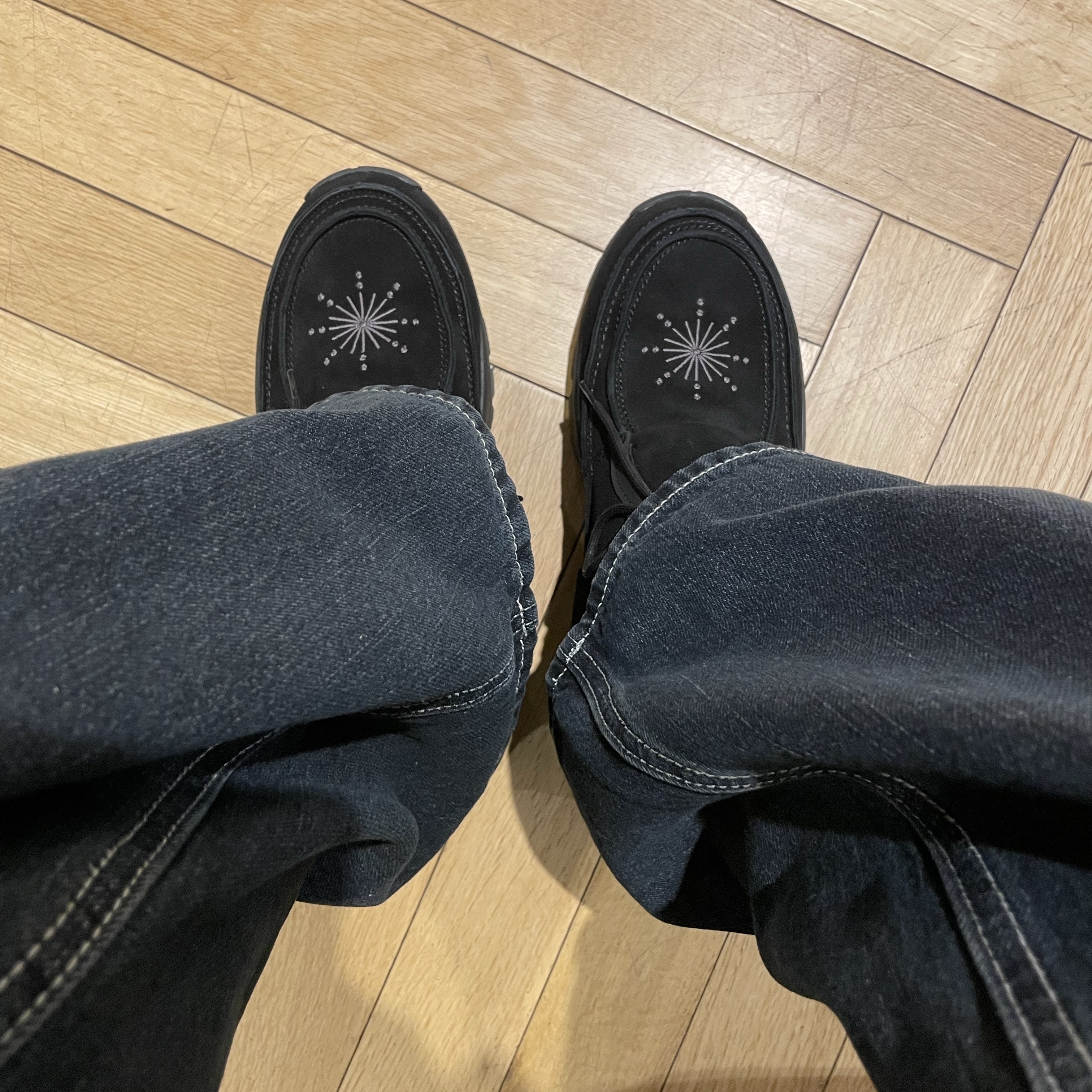 [KREAM 단독] Millo Archive X Negative Three Crescendo Desert Boots Black 착용 스타일