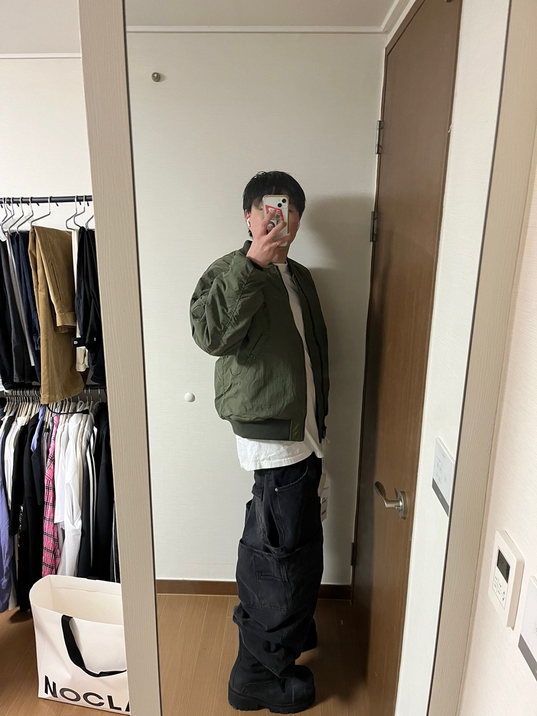 Balenciaga Stomper Bootie Black, Houston Japan N/C Light MA-1 Olive Drab 51433OD 착용 스타일