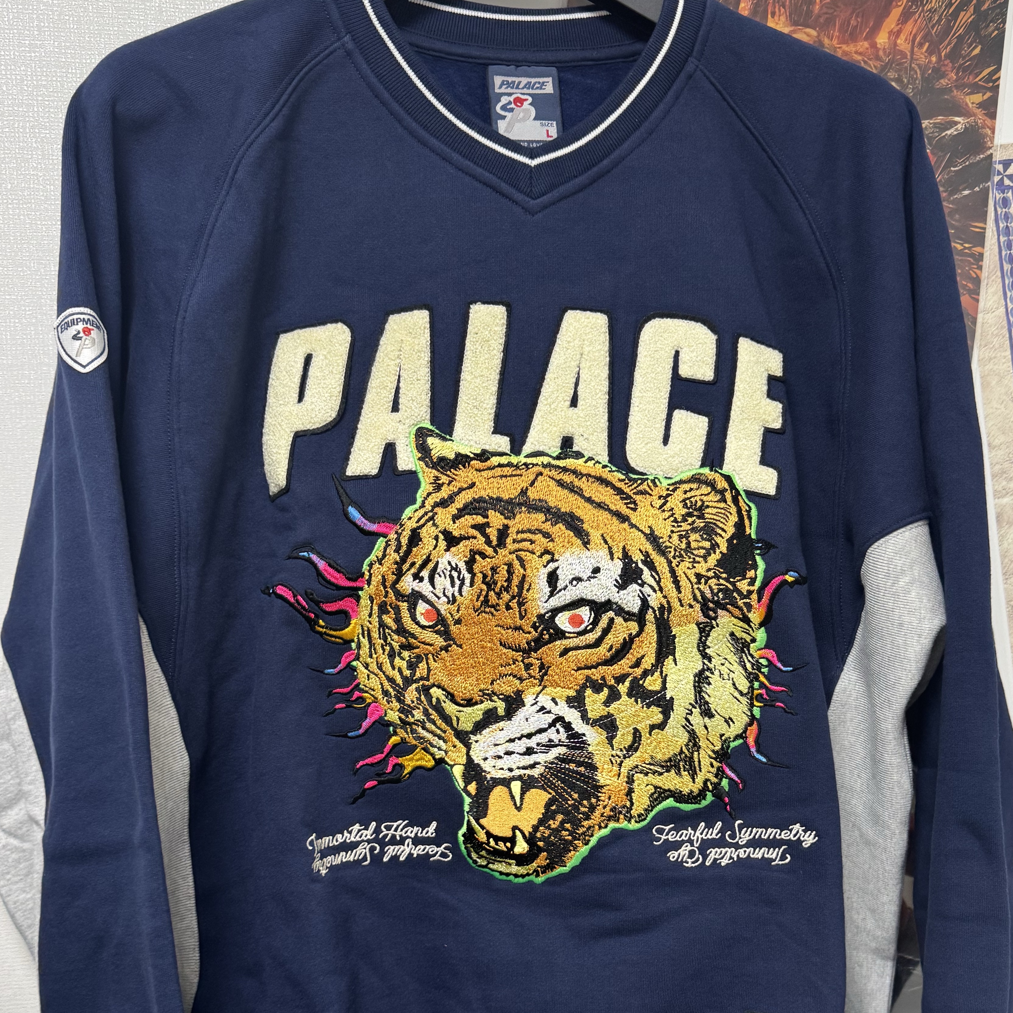 Palace Tora Tora Crew Navy - 25SS 착용 스타일 - 1