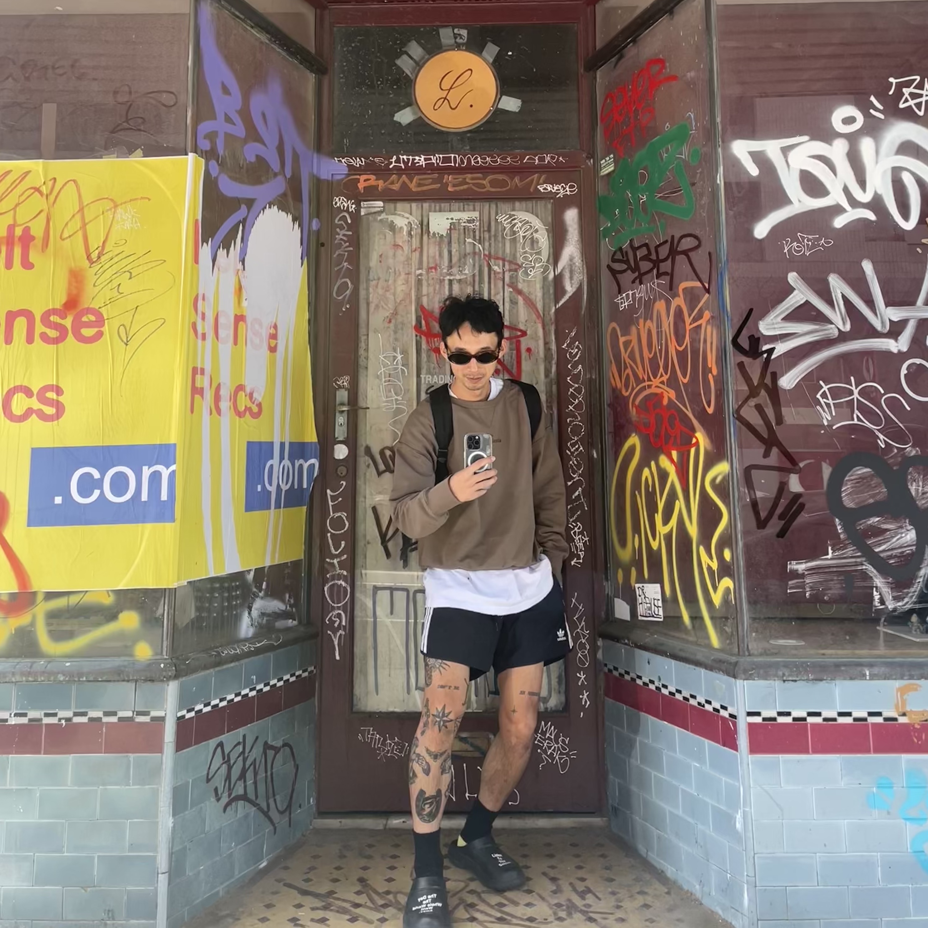 Gentle Monster x Maison Margiela MM005 Brown Tortoise Black, Kapital 56 Pieces MA-1 Rainbowy Happy Heel Socks Black 착용 스타일