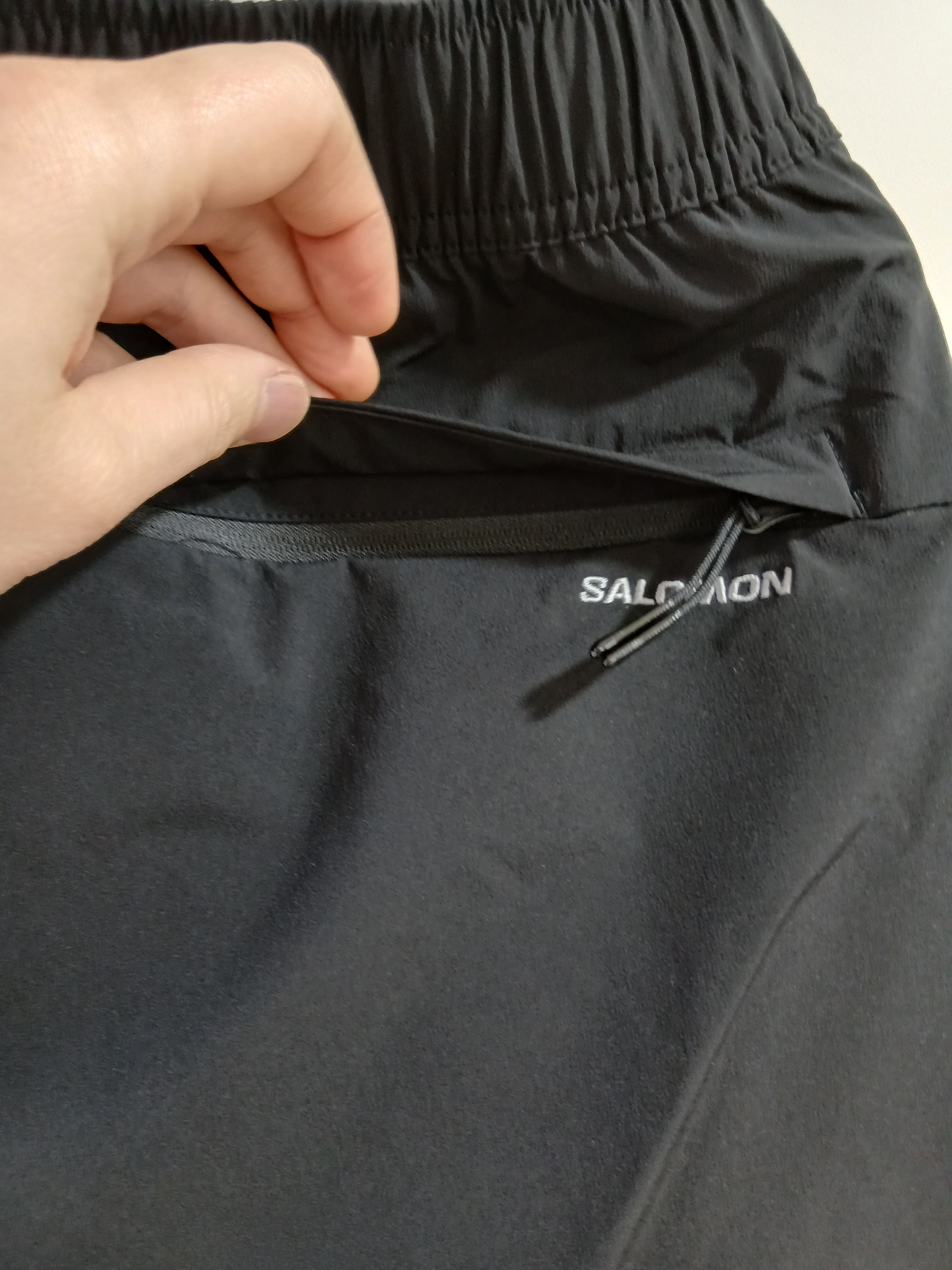 Salomon Link Parachute Pants Black 착용 스타일 - 4