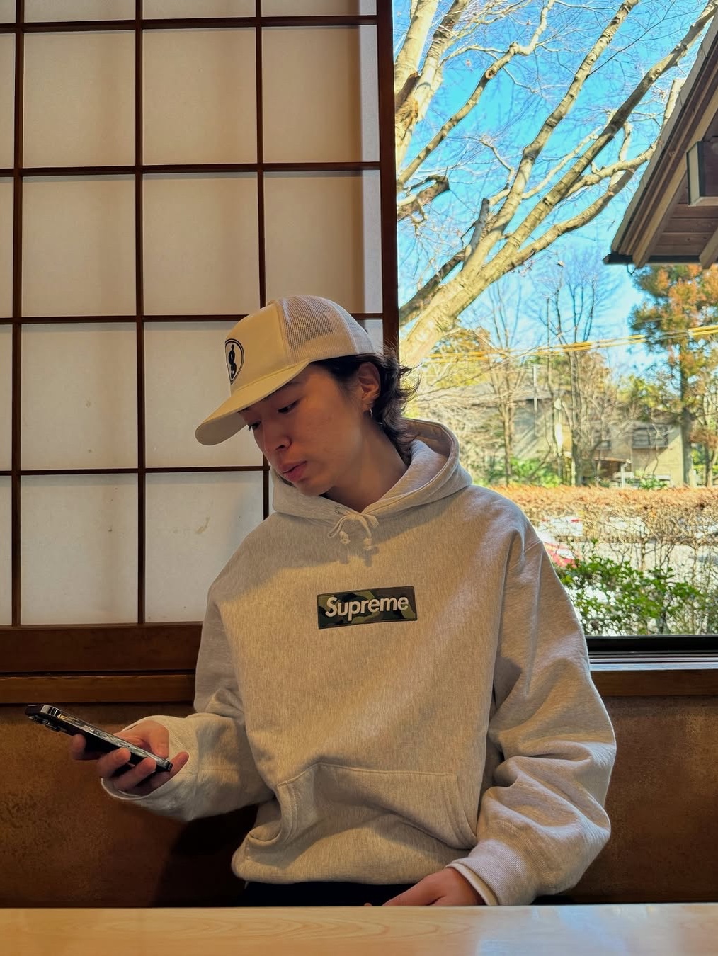 Supreme Box Logo Hooded Sweatshirt Ash Grey - 23FW 착용 스타일 - 1