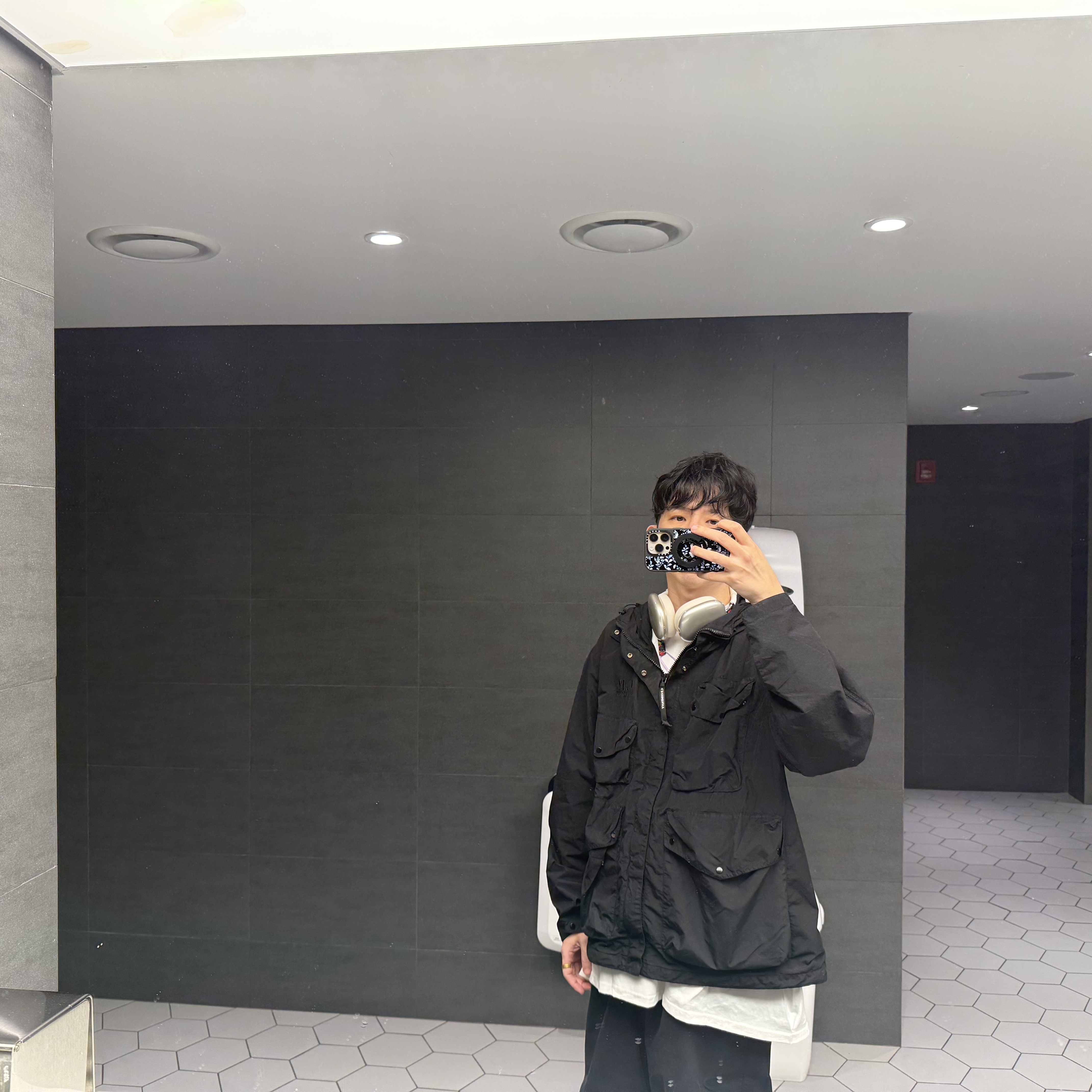 Stussy Diced Out T-Shirt White, Apple AirPods Max USB C Starlight (Korean Ver.) 착용 스타일