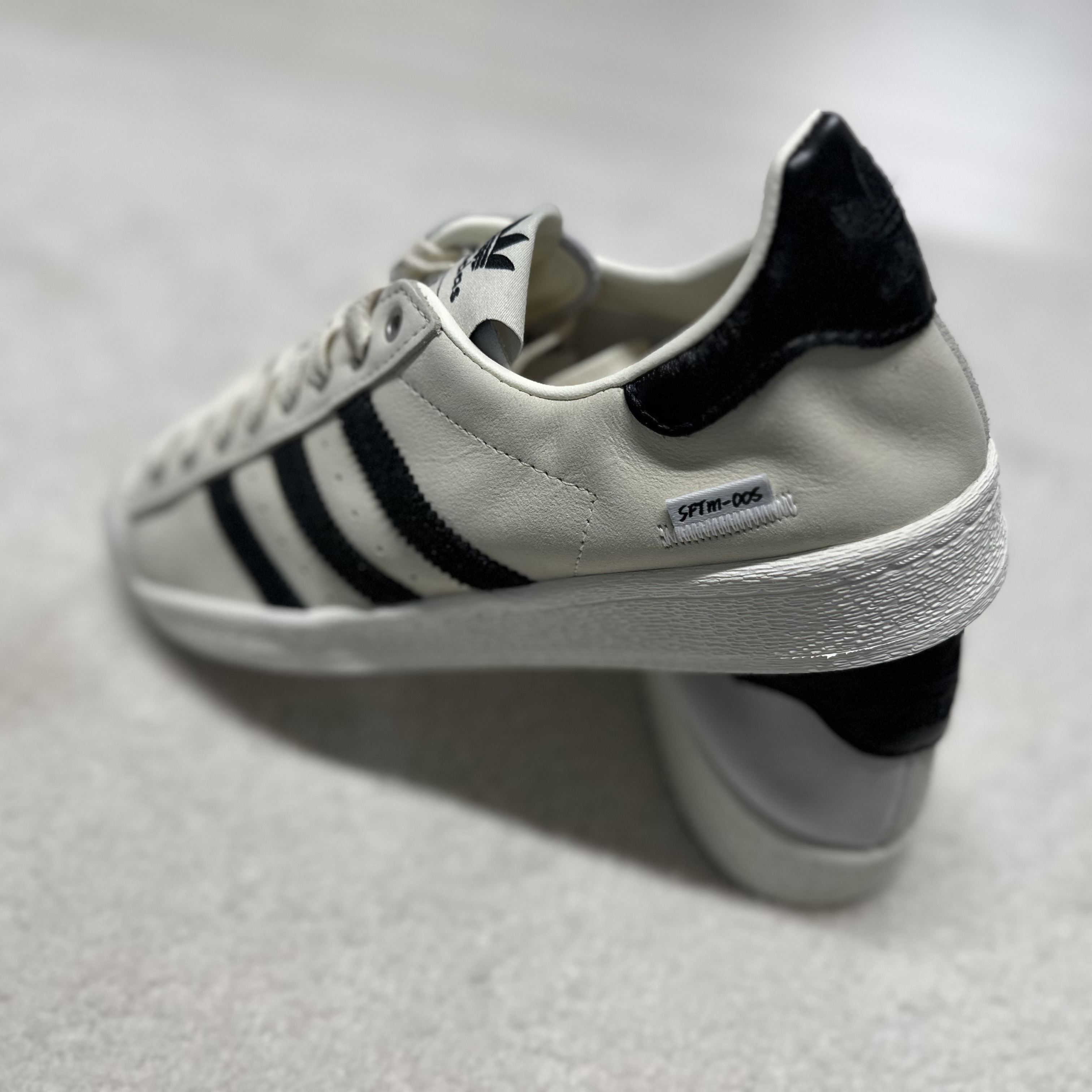 Adidas x Song for the Mute Superstar 82 Cream White Core Black 착용 스타일 - 2