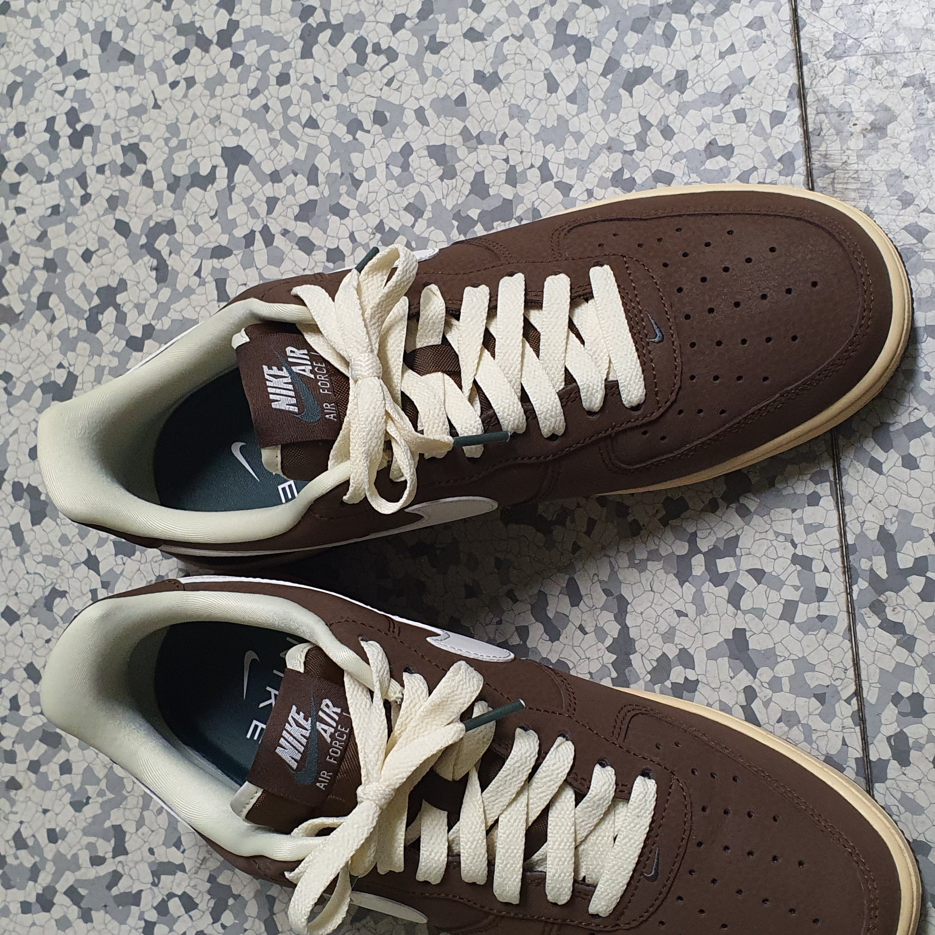 Nike Air Force 1 '07 Cacao Wow Coconut Milk 착용 스타일