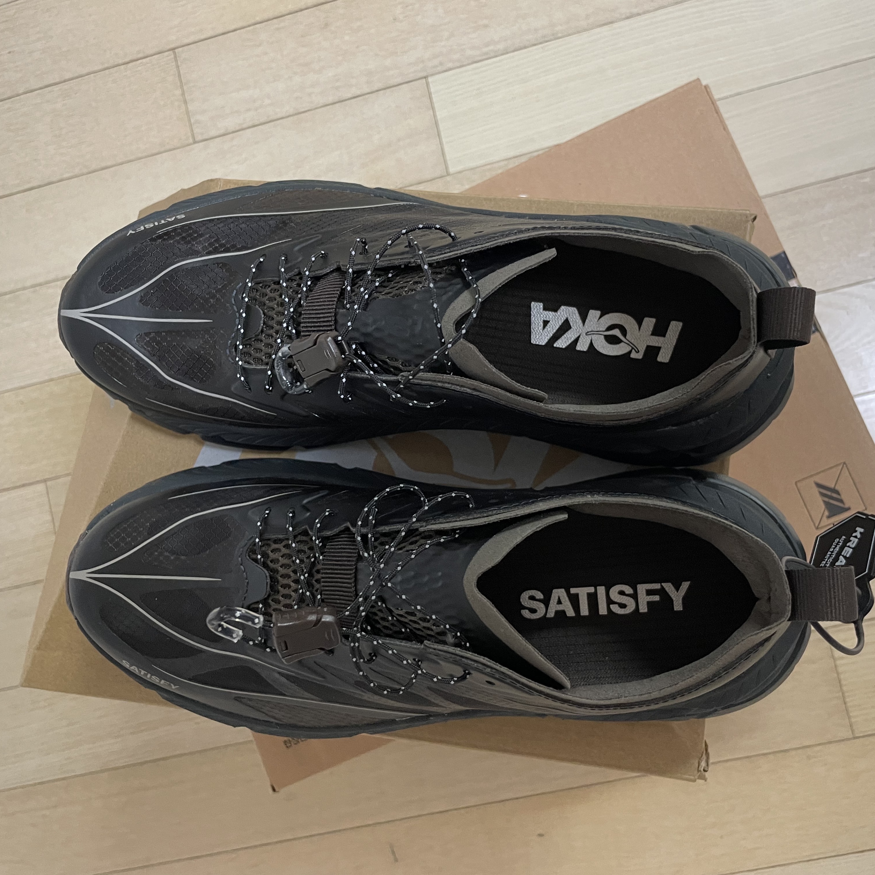 Hoka x Satisfy Mafate Speed 4 Lite Coffee 착용 스타일 - 4