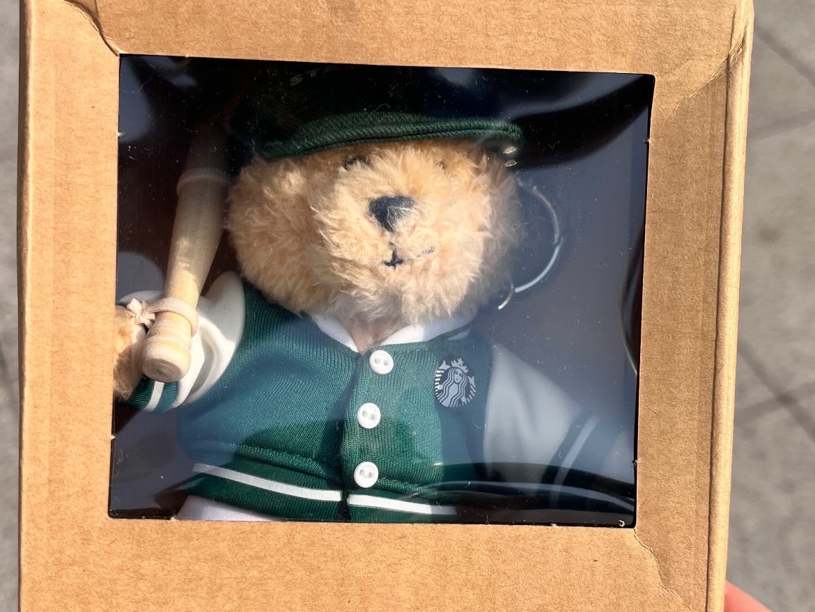 Starbucks Baseball Bearista Keychain Batter 착용 스타일