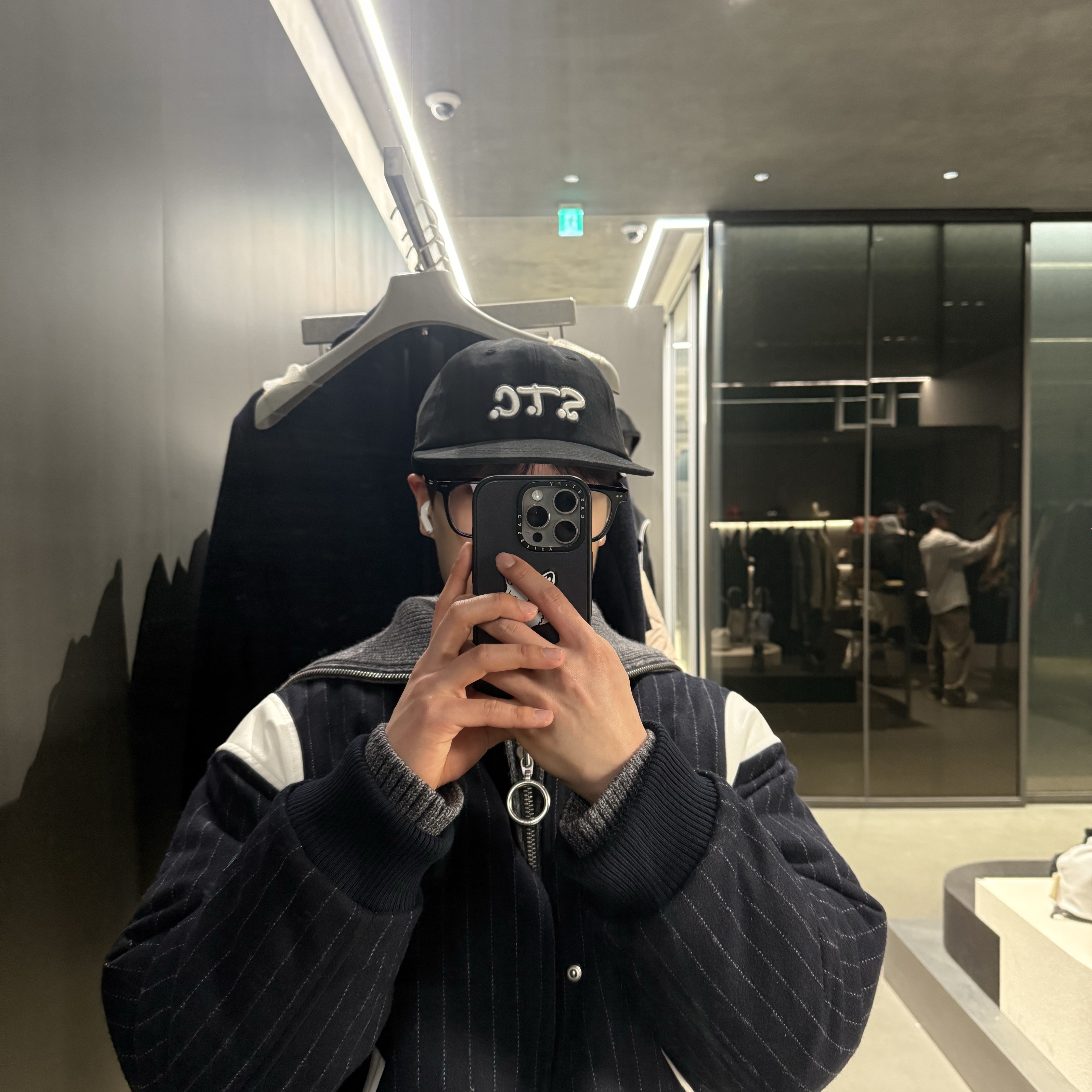 Safarispot  S.T.C CITY CAP BLACK 착용 스타일