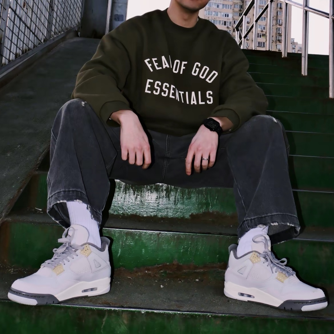Essentials Fleece Crewneck Military - 24FW 착용 스타일 - 2