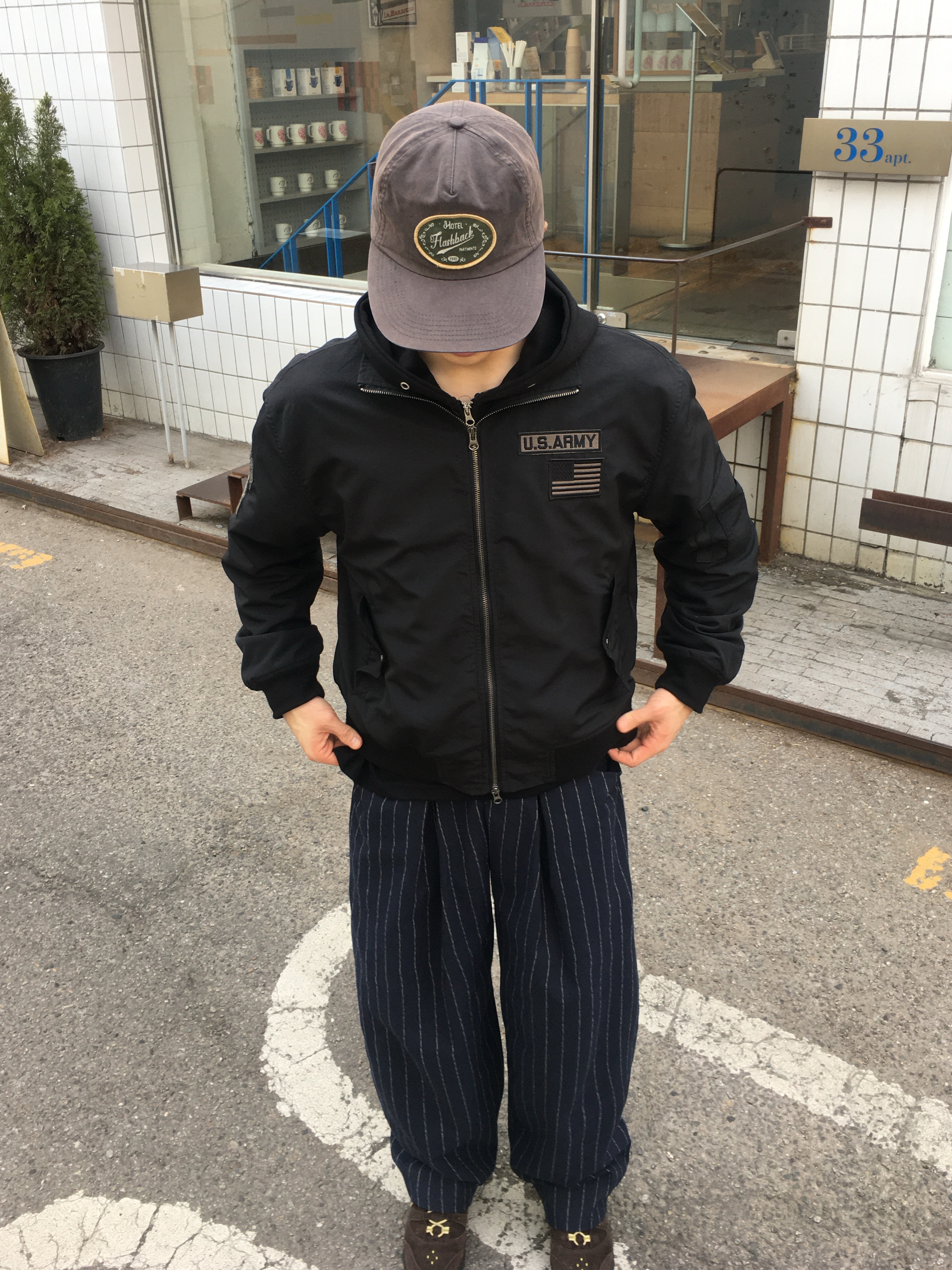[6% 적립] NegativeThree Moley Tracking Sneakers Nut Brown 착용 스타일 - 1