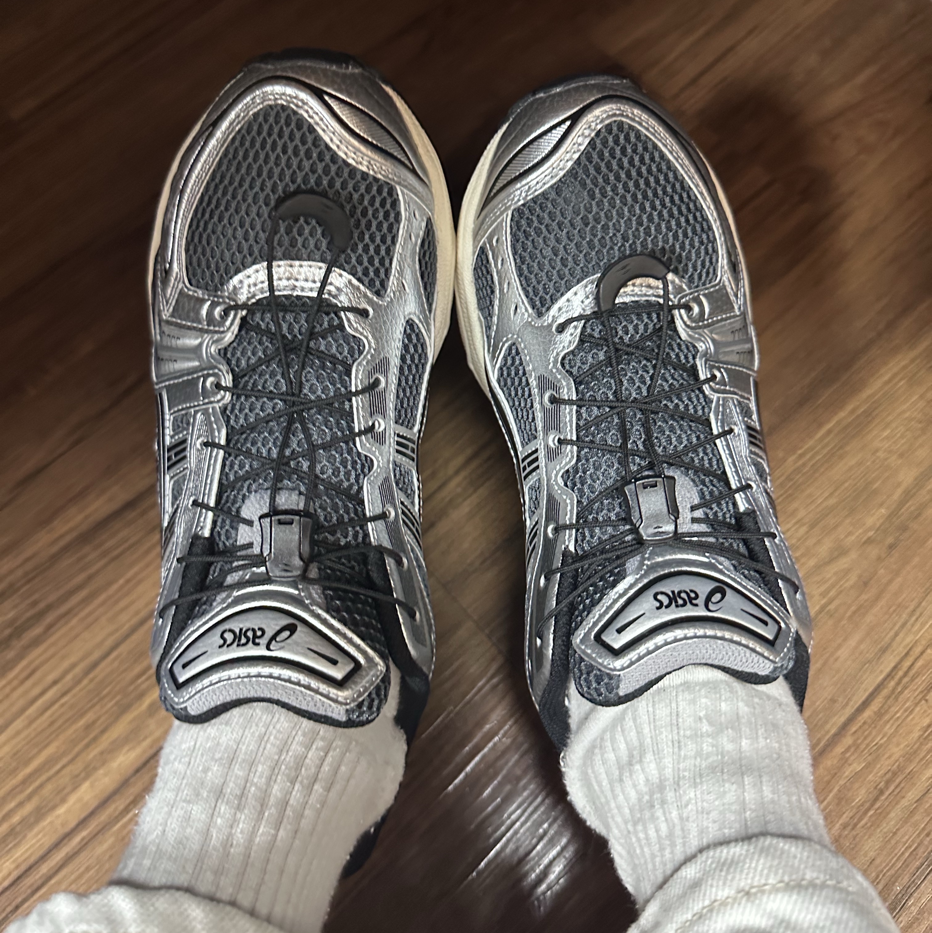 Asics Unlimited Gel-Kayano 14 Carrier Grey Black 착용 스타일
