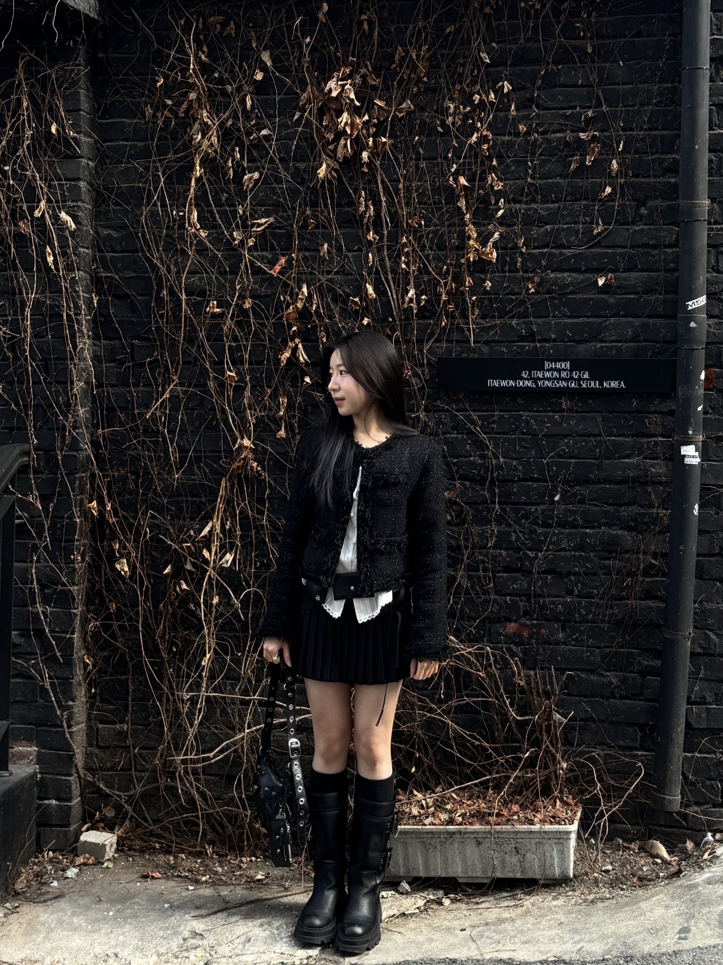 Balenciaga Arena Lambskin Le Cagole XS Shoulder Bag Black ์ฐฉ์ฉ ์คํ์ผ