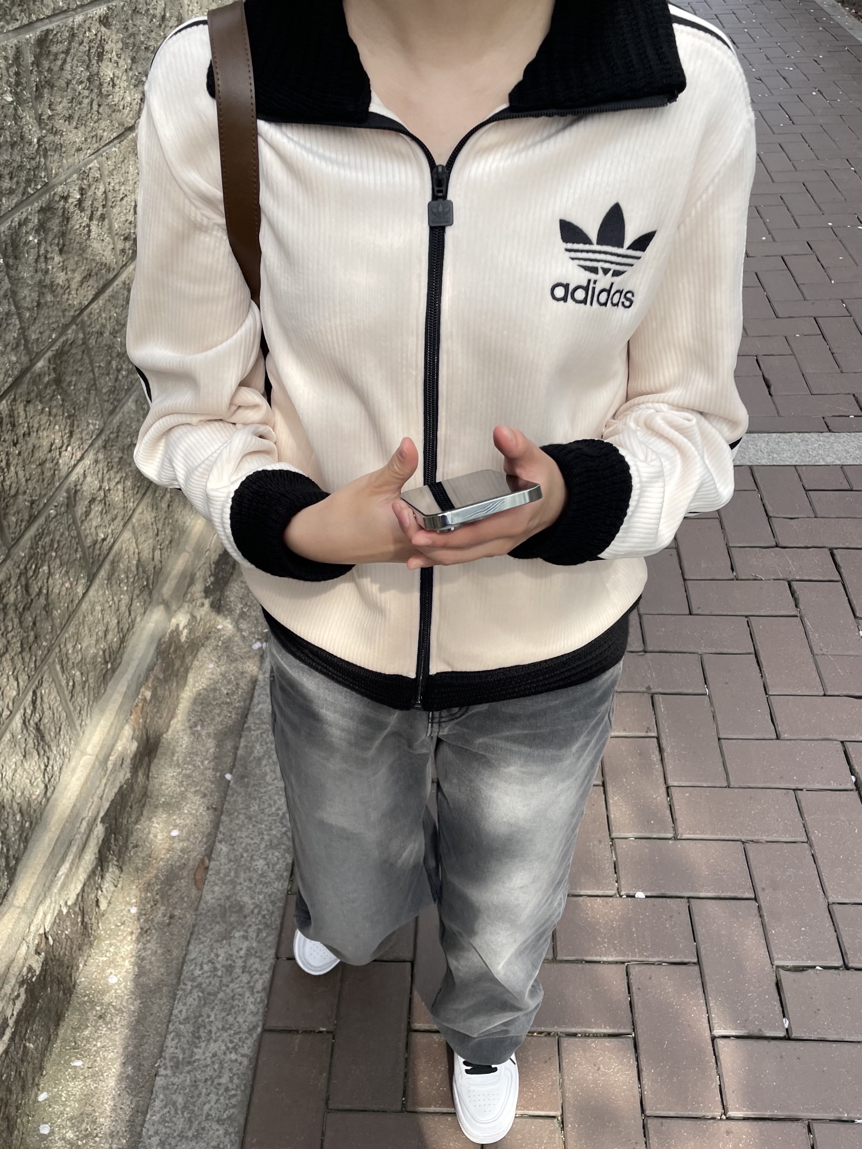 (W) Adidas Originals Premium Beckenbauer Luxe Track Jacket Wonder White - KR Sizing 착용 스타일 - 1
