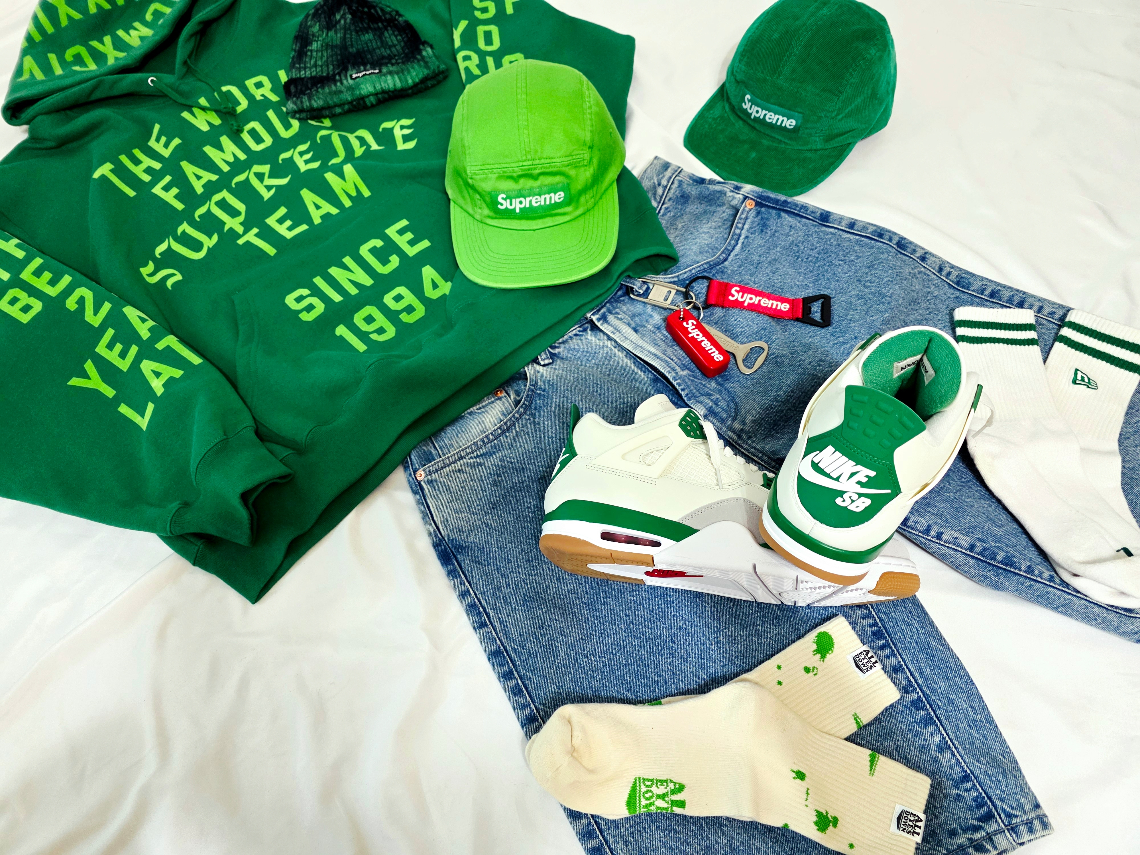 Jordan 4 x Nike SB Retro SP Pine Green, Supreme Overdyed Beanie Splatter Green - 24SS 착용 스타일 - 3