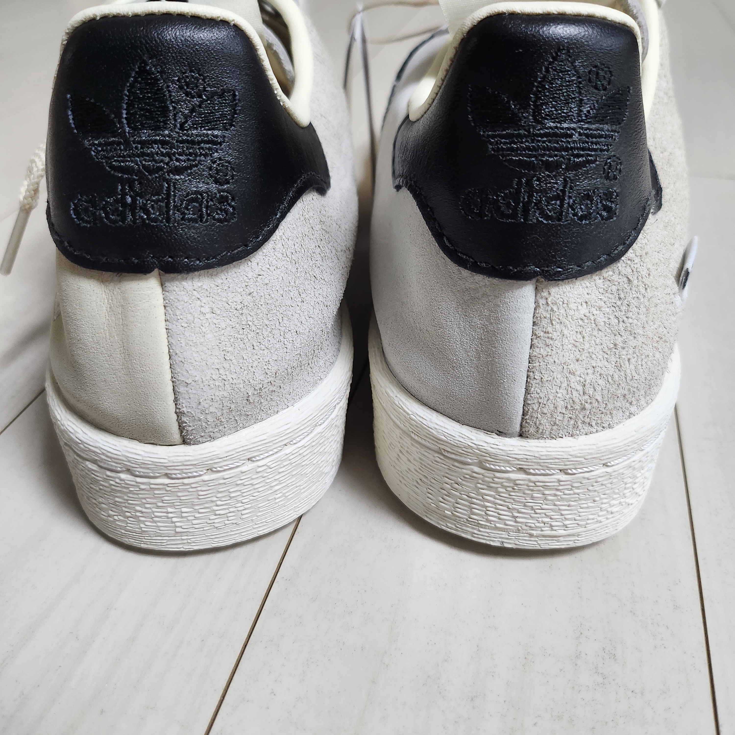 Adidas x Song for the Mute Superstar 82 Cream White Core Black 착용 스타일 - 4