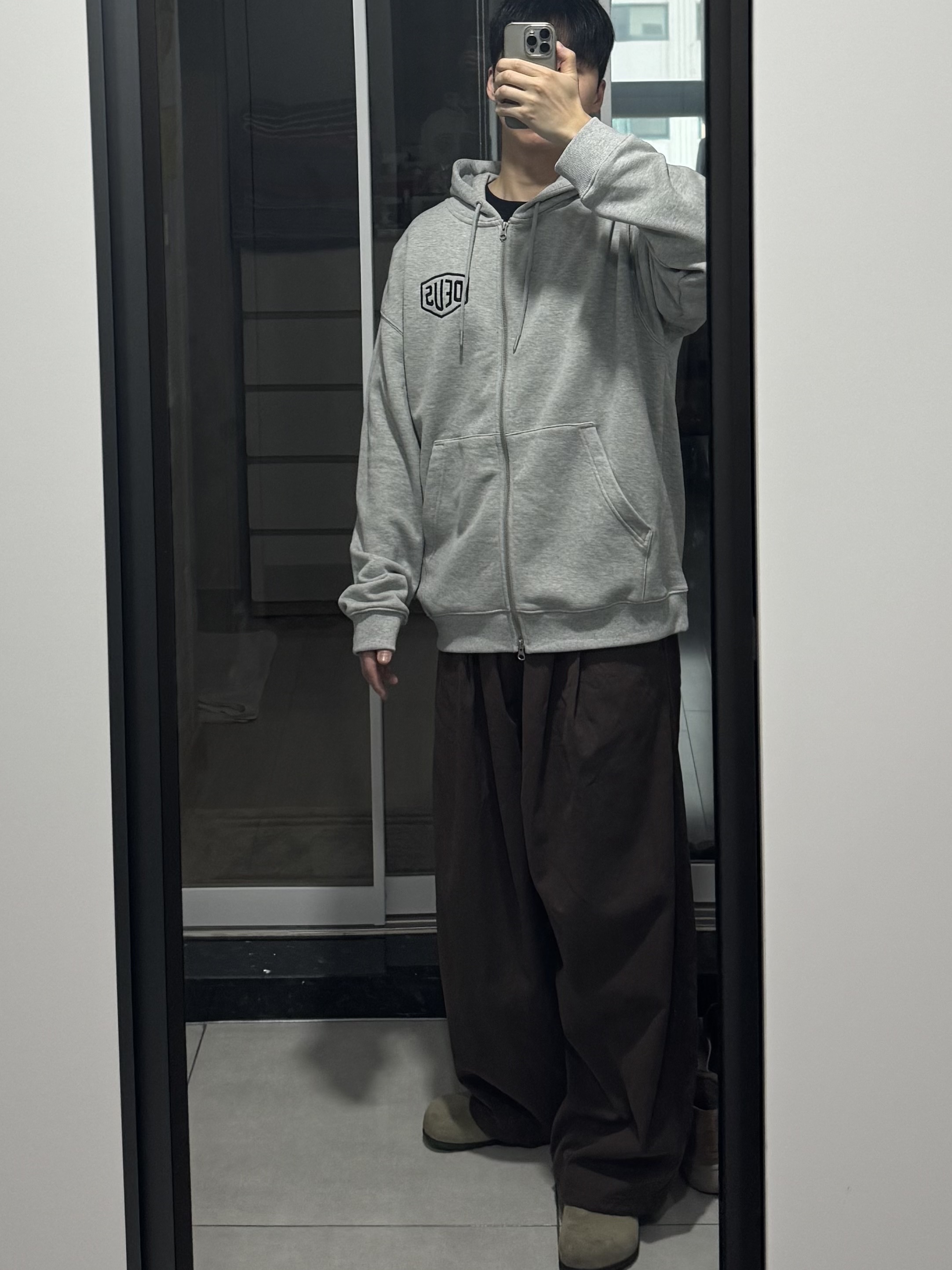 Deus Ex Machina Seoul College Hooded Jacket Black, Birkenstock Boston Soft Footbed Taupe - Regular 착용 스타일 - 3