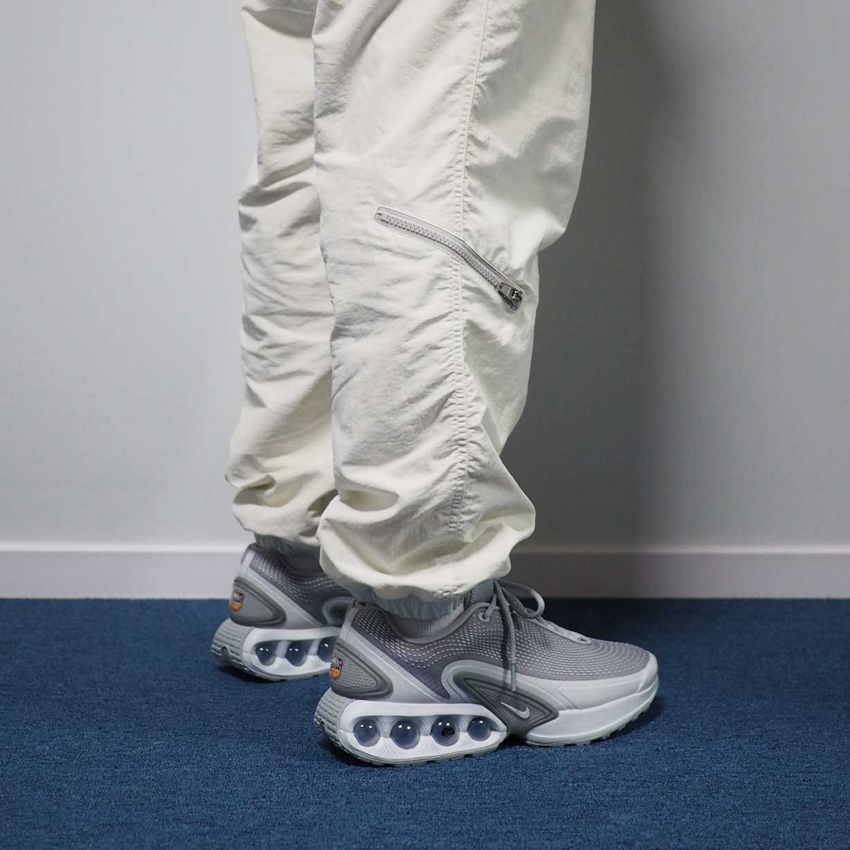 Nike Air Max Dn Wolf Grey Sky Grey 착용 스타일