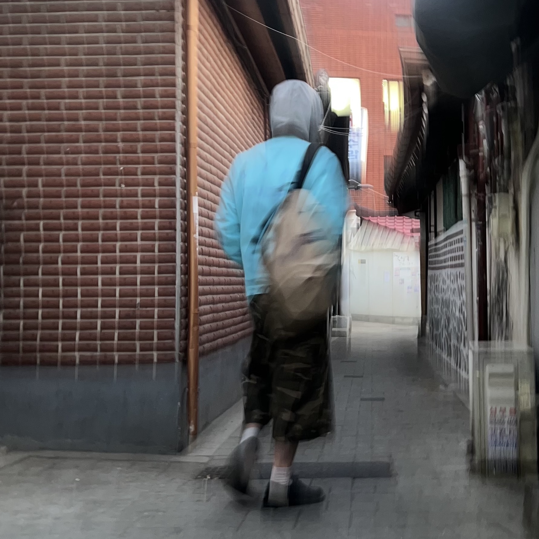 SLOW RECORD HOUSE Carpenter Bermuda Wide Camo Pants Vintage Green, Carhartt WIP x IAB Studio OG Detroit Jacket Milky Blue 착용 스타일 - 2