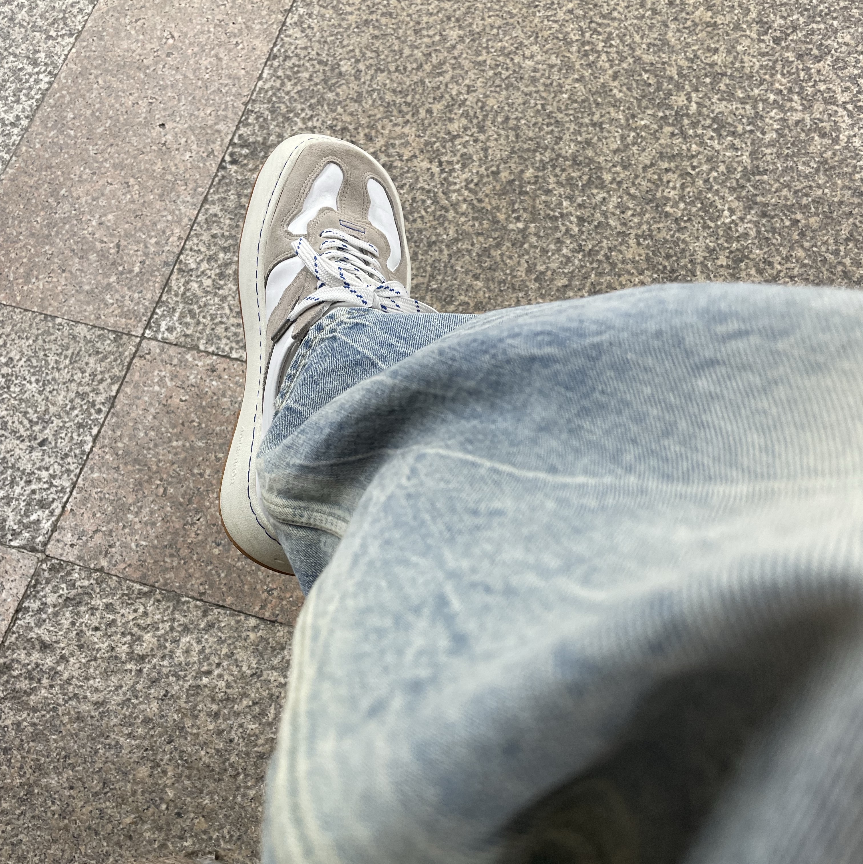 Ader Error Log; Baus Off White 착용 스타일