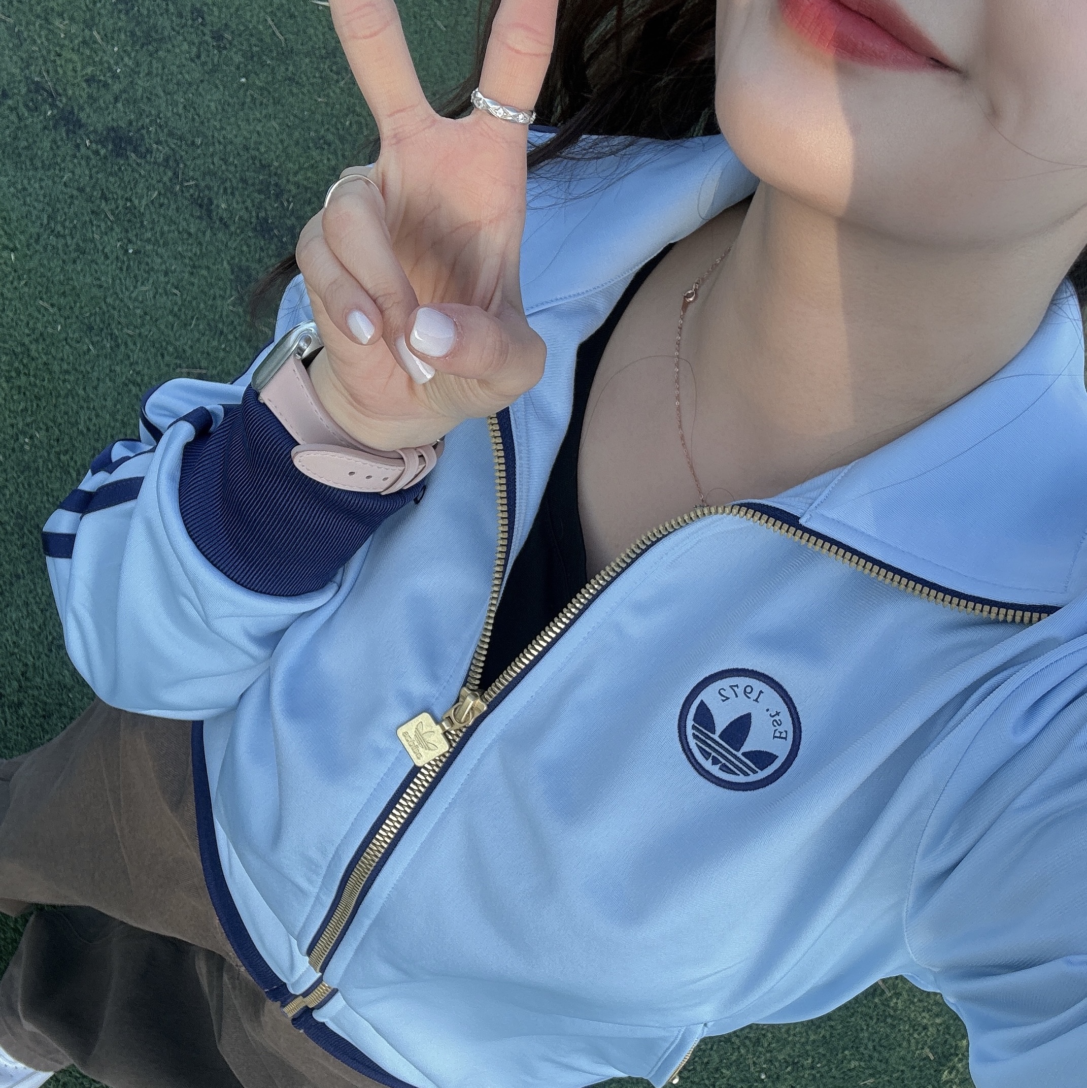 (W) Adidas Firebird Badge Track Top Clear Sky - KR Sizing 착용 스타일