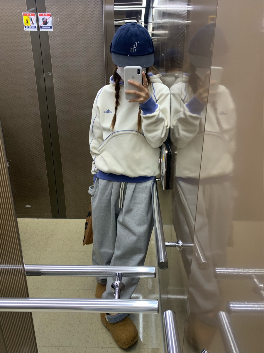 Crocs x Lil Nas X Mega Crush Clog Black Brown 착용 스타일